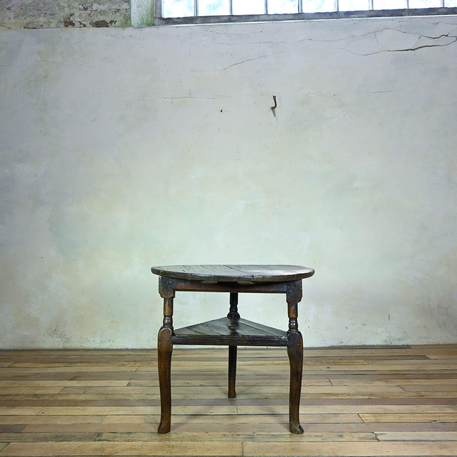 photo buy 18th Century Country House Oak Cricket Table