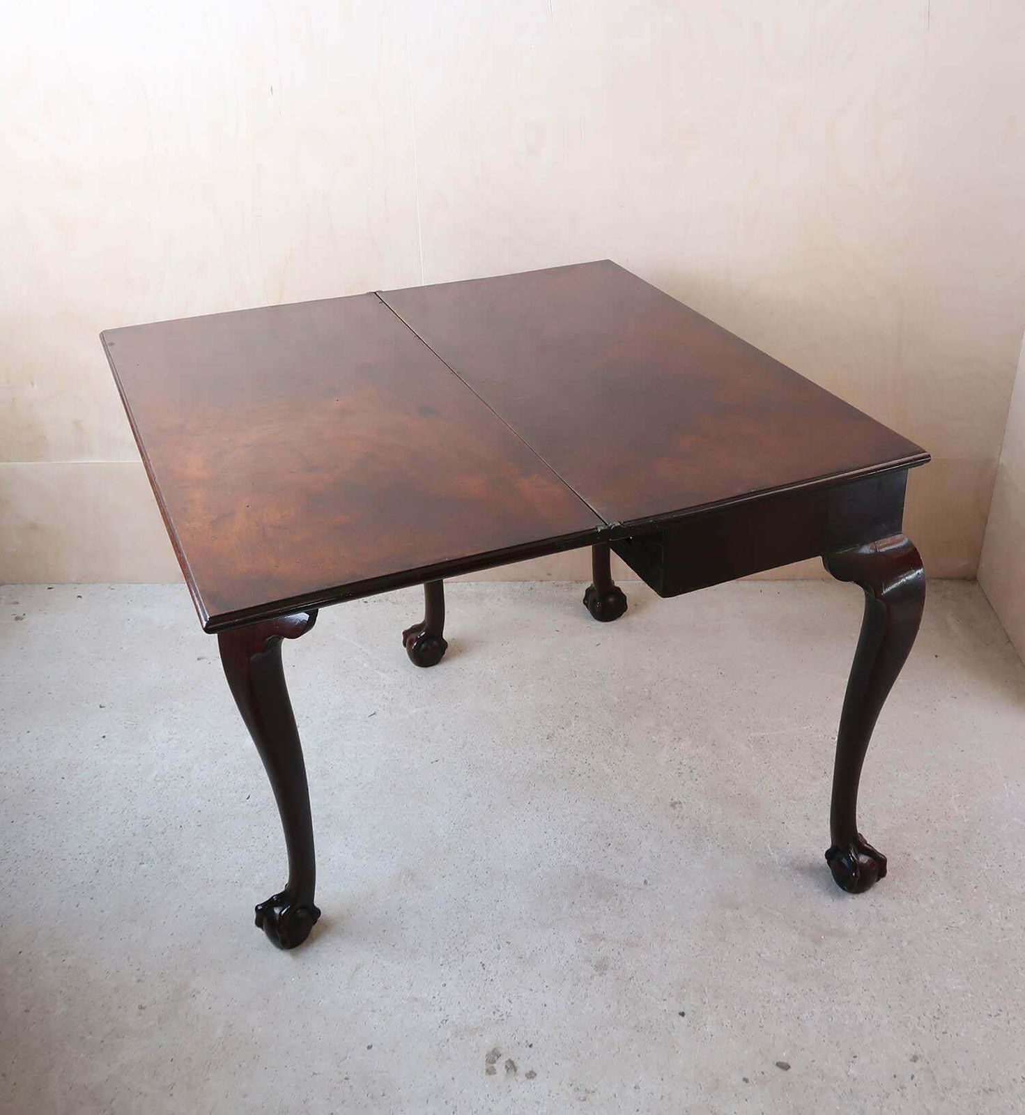 photo furniture Antique Chippendale Style Side Table With Claw And Ball Feet. C.1780