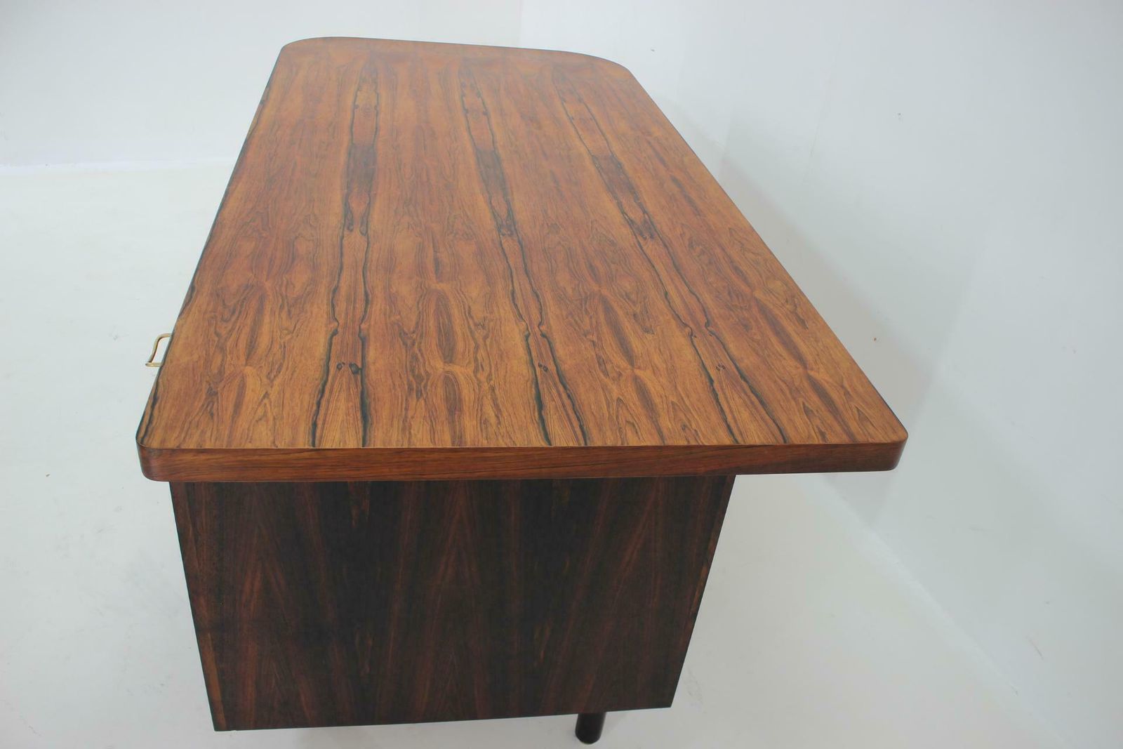 photo vinterior 1960s Large Exclusive Free Standing Palisander Desk
