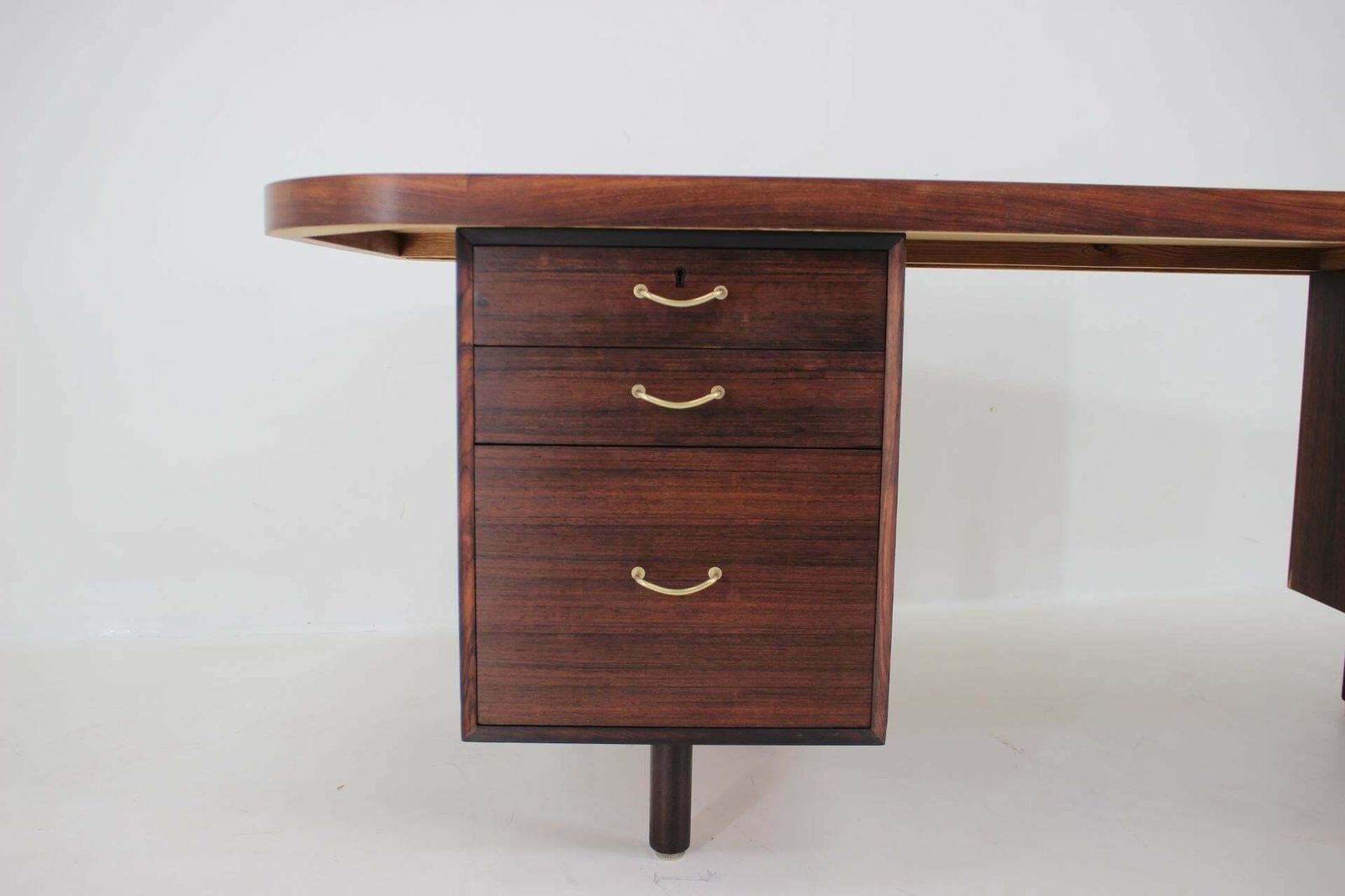 photo vintage 1960s Large Exclusive Free Standing Palisander Desk