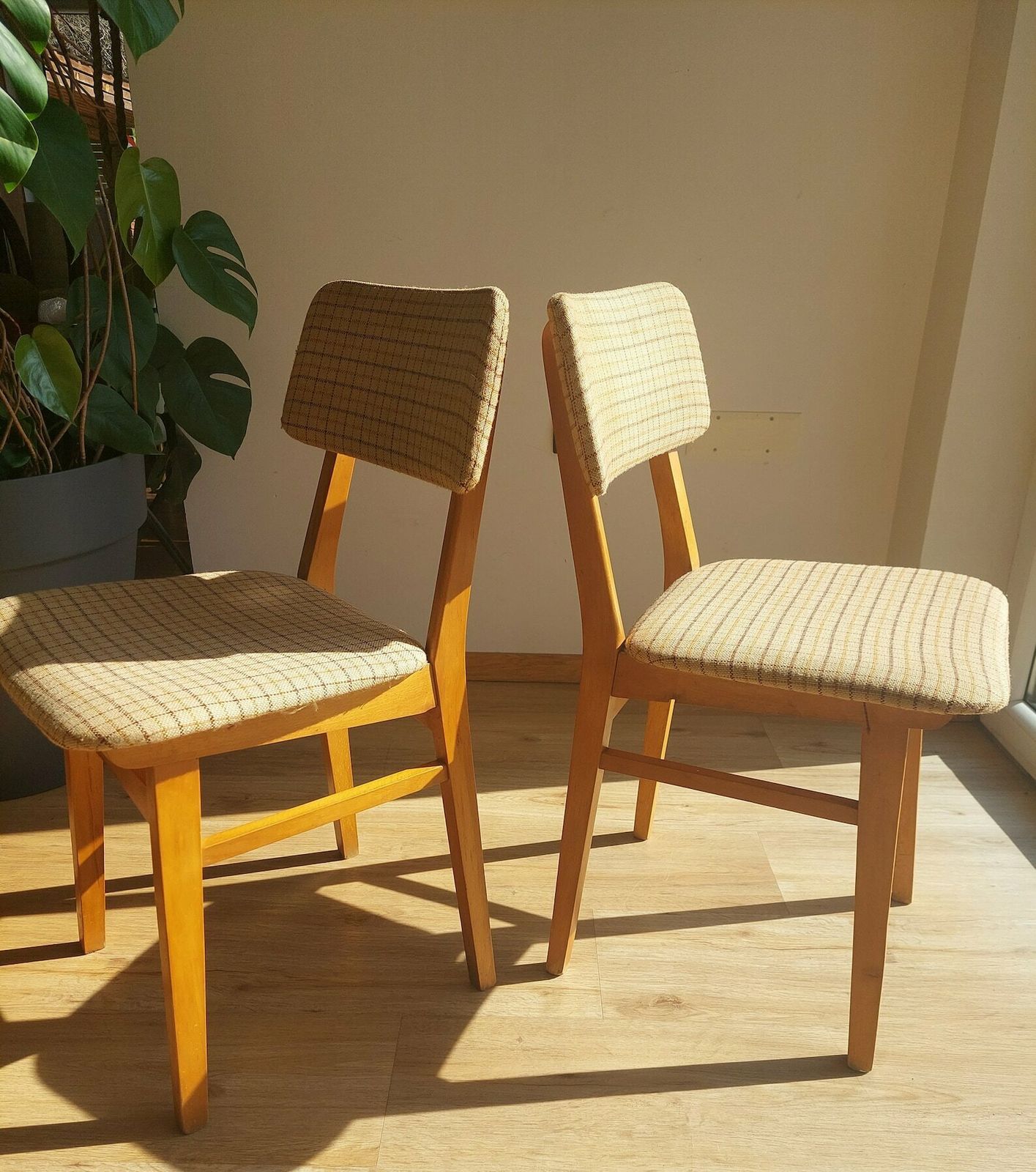 1 Of 2 Retro Chair / Retro Dining Chair / Retro Furniture / Retro Ambience / Retro Home / Mid Century Modern / Mcm Chair / Mcm Home /70's photo buy
