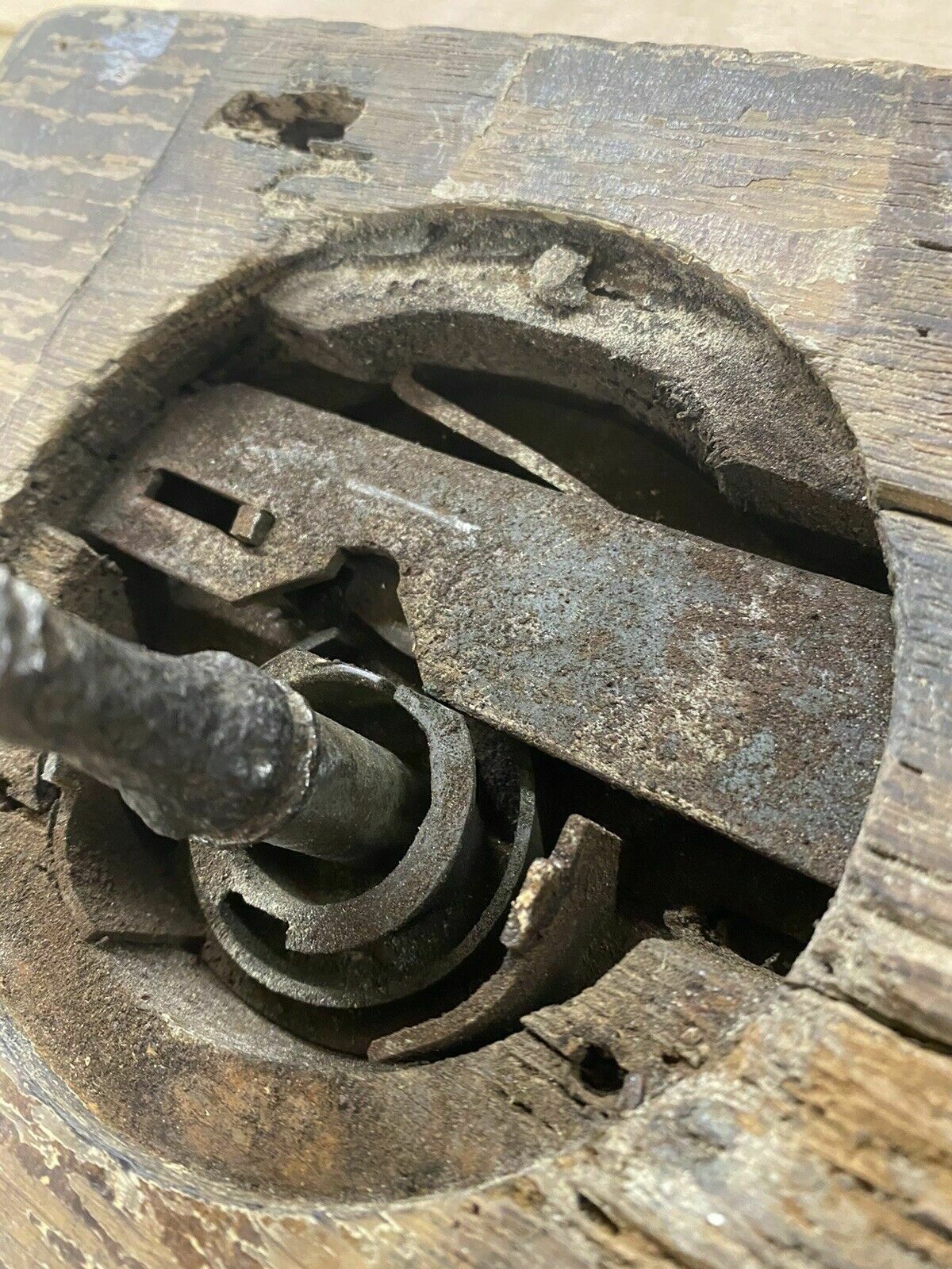 584.1 Large 17th Century Rim Lock Key Reclaimed Period Oak Iron Rare Door Furniture photo
