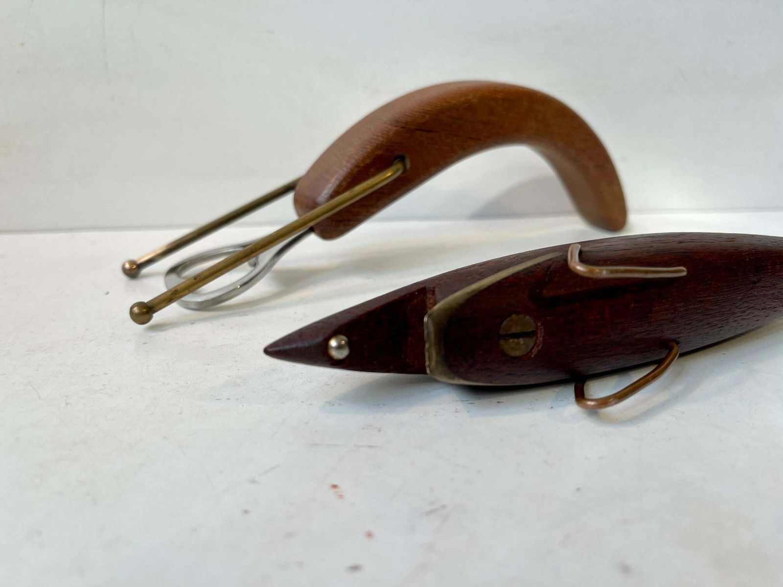 Danish Midcentury Shark & Lobster Figural Bottle Openers In Teak & Brass photo vinterior