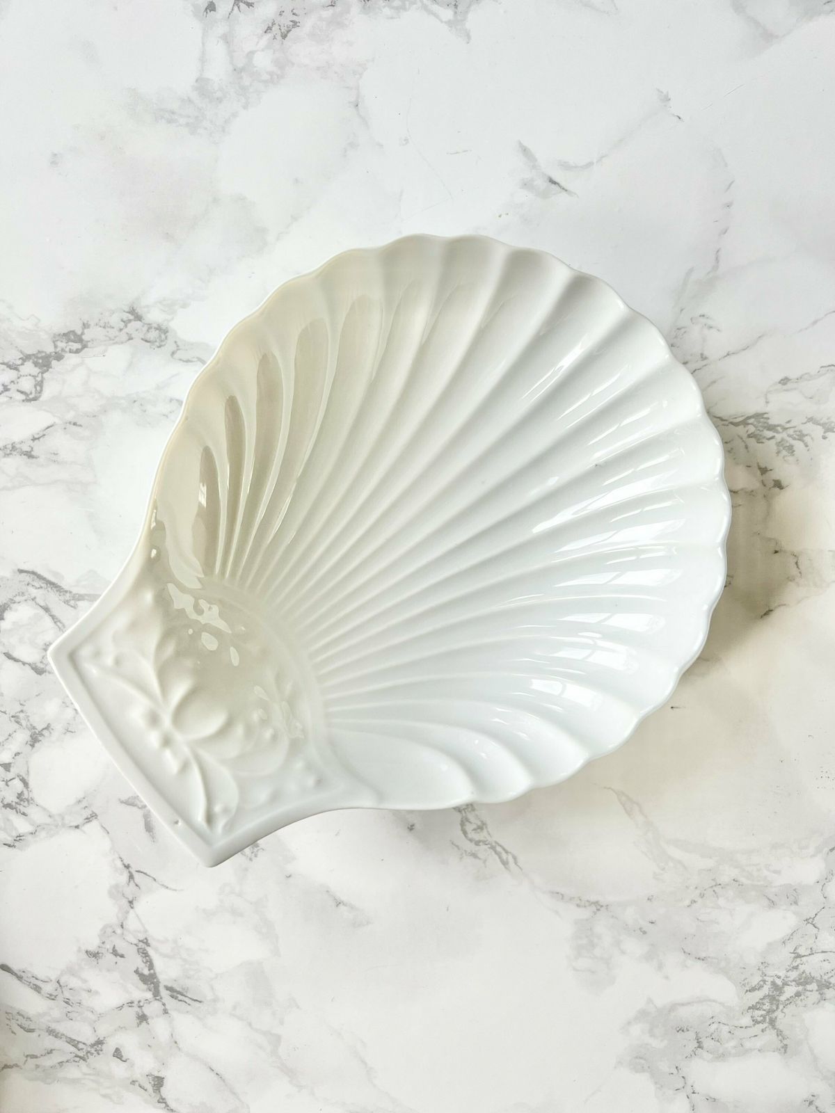 3 Nice Old French Ironstone Dishes In The Shape Of A Shell With Relief Decoration photo for sale
