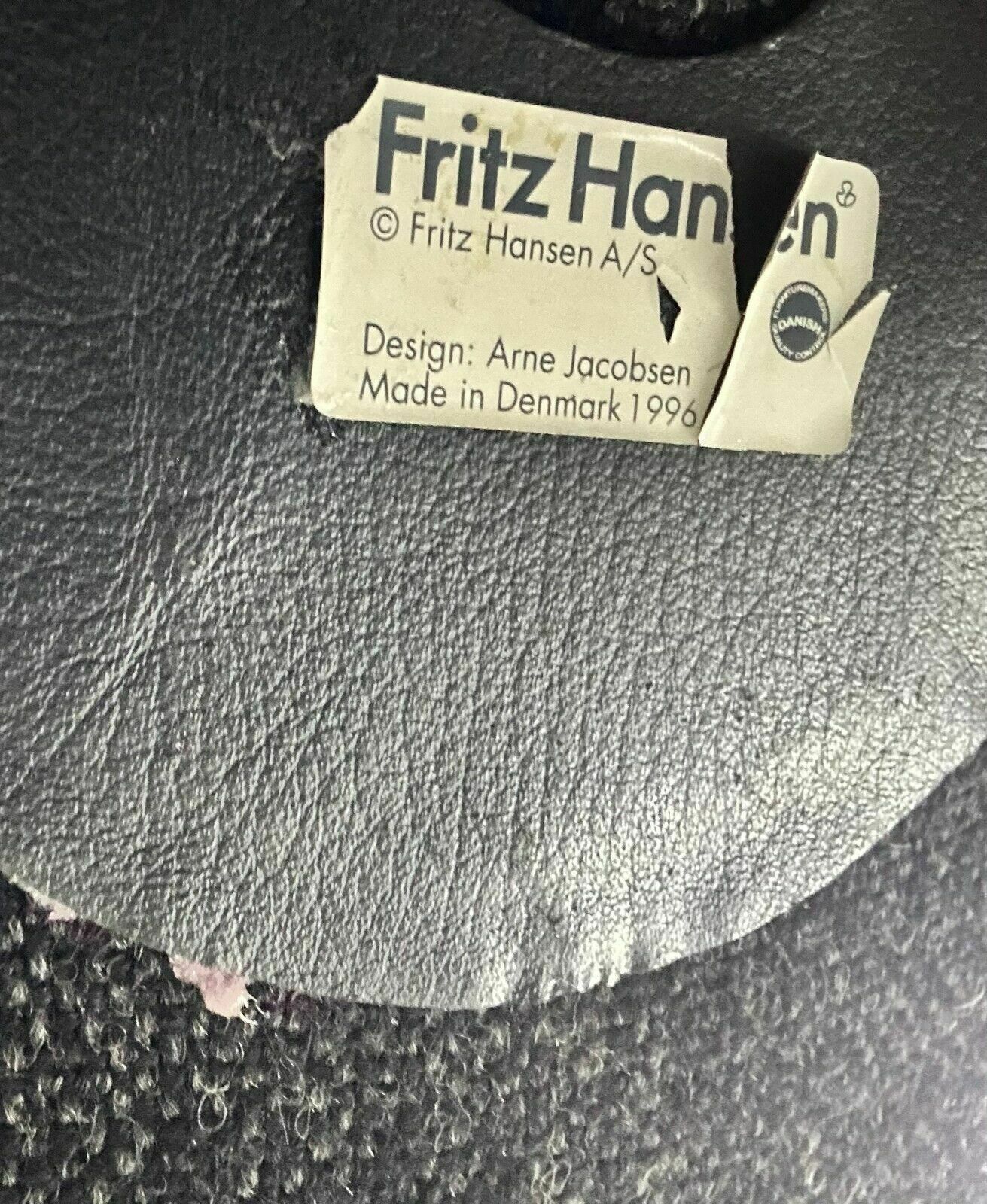 Original 1996 Stamped Fritz Hansen Egg Chair In Black / Grey Fabric photo furniture