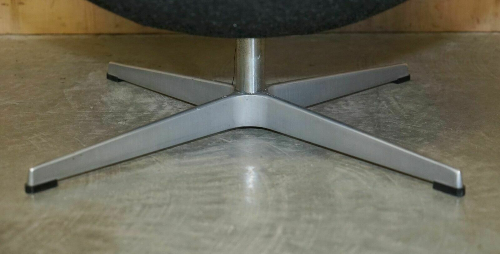Furniture Original 1996 Stamped Fritz Hansen Egg Chair In Black / Grey Fabric photo