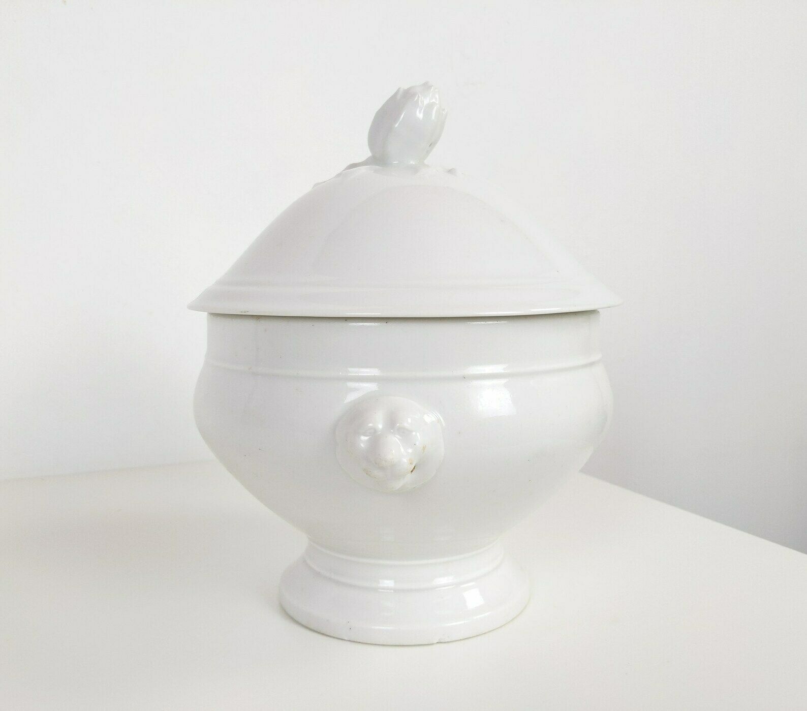 French Paris Porcelain Tureen Decorated With Scrolled Handles And Acorn And Oak Leaf Lid, Antique Ceramic Soupiere, Rustic Table Decor photo vinterior
