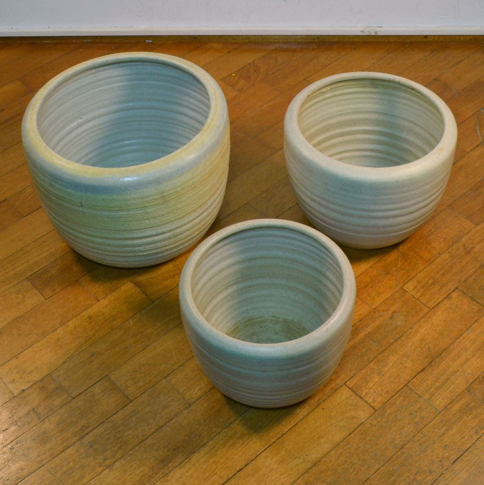 Four Large White Ceramic Studio Pottery Plant Pots, Mobach 1980 photo vinterior