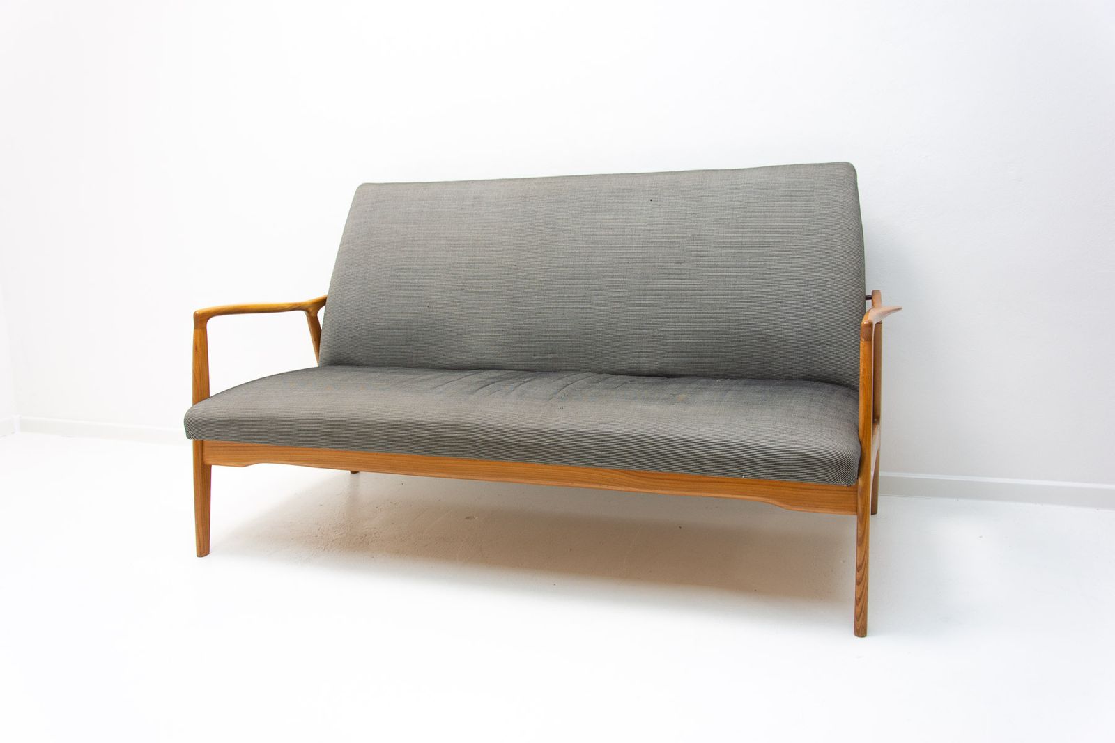 photo buy Mid Century Scandinavische Stijl Sofa Van Krásná Jizba, Jaren 1960