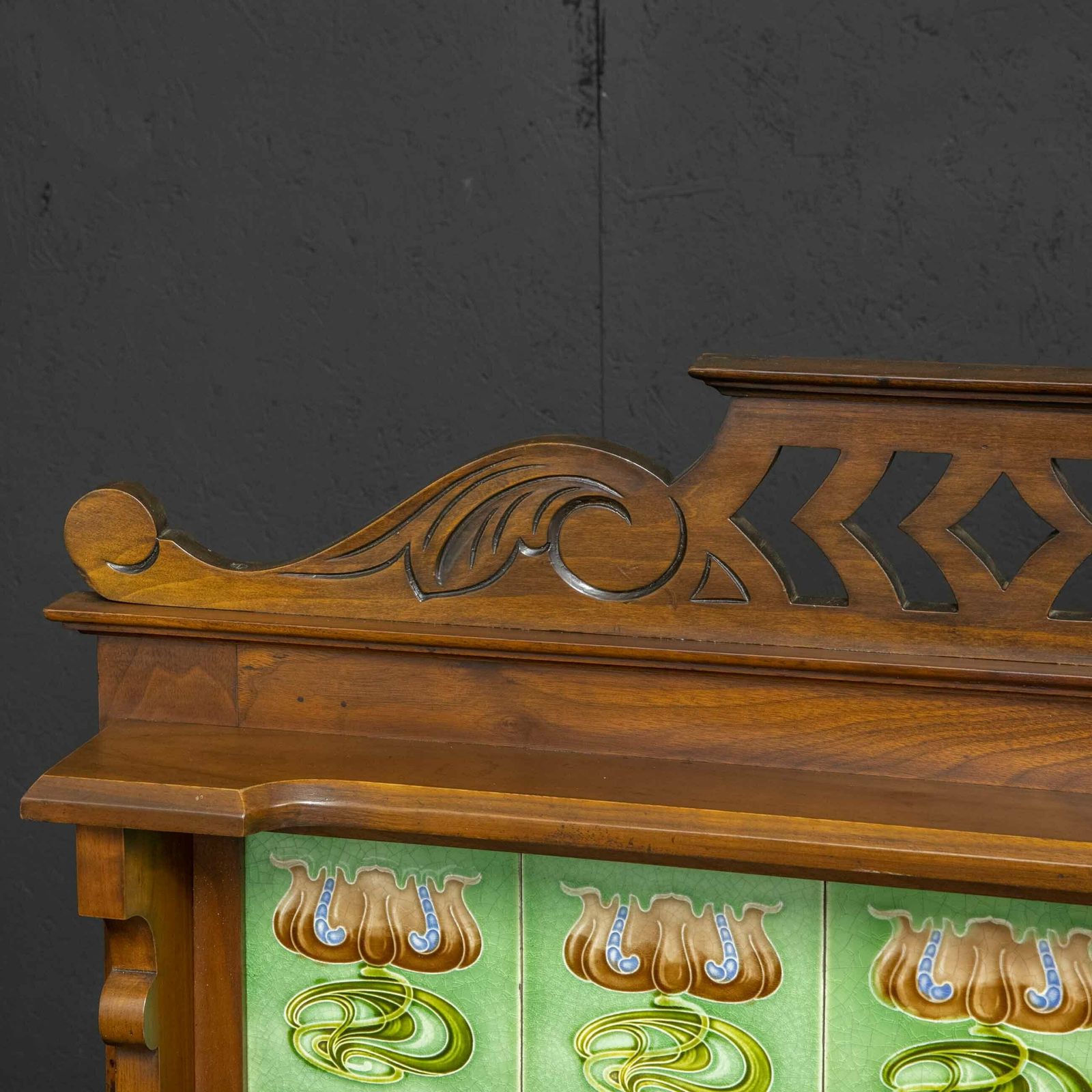Victorian Walnut Washstand photo vinterior