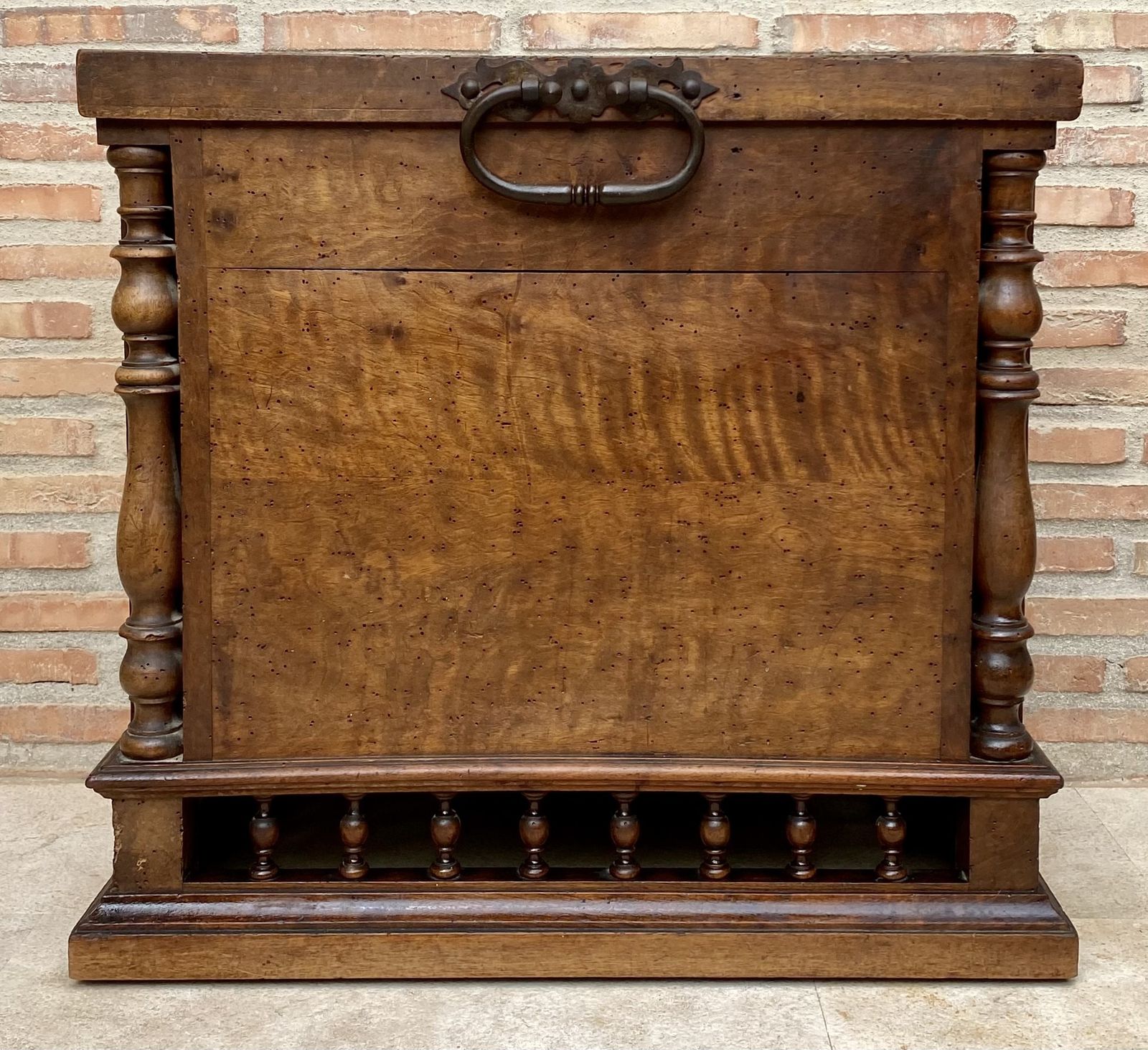 Early 20th Century French Hand Carved Wooden Trunk photo 2652.5