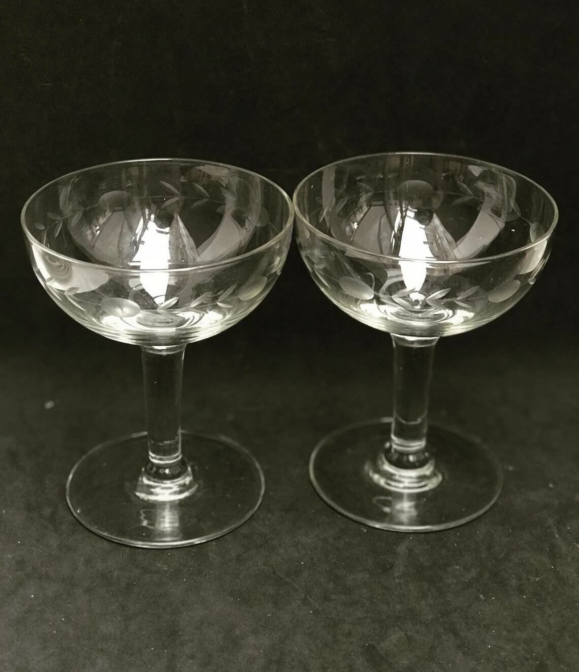 Champagne Coupes 2 Antique Crystal Cut Coupes 1920s French Set 2 Stem Bar Cart Decor Wedding Bartender Cocktail Glasses Gift Toast Wedding photo furniture