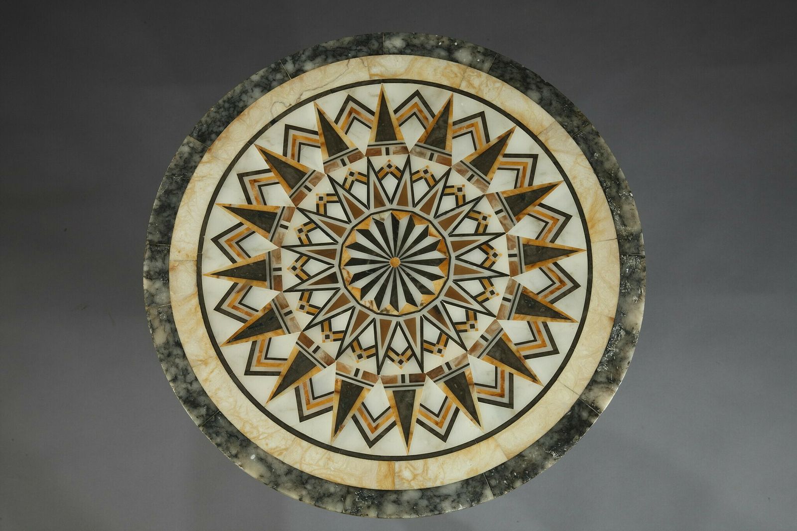 photo furniture Pedestal Table In Alabaster With Marble Inlaid Top In Italian Style, 16th Century