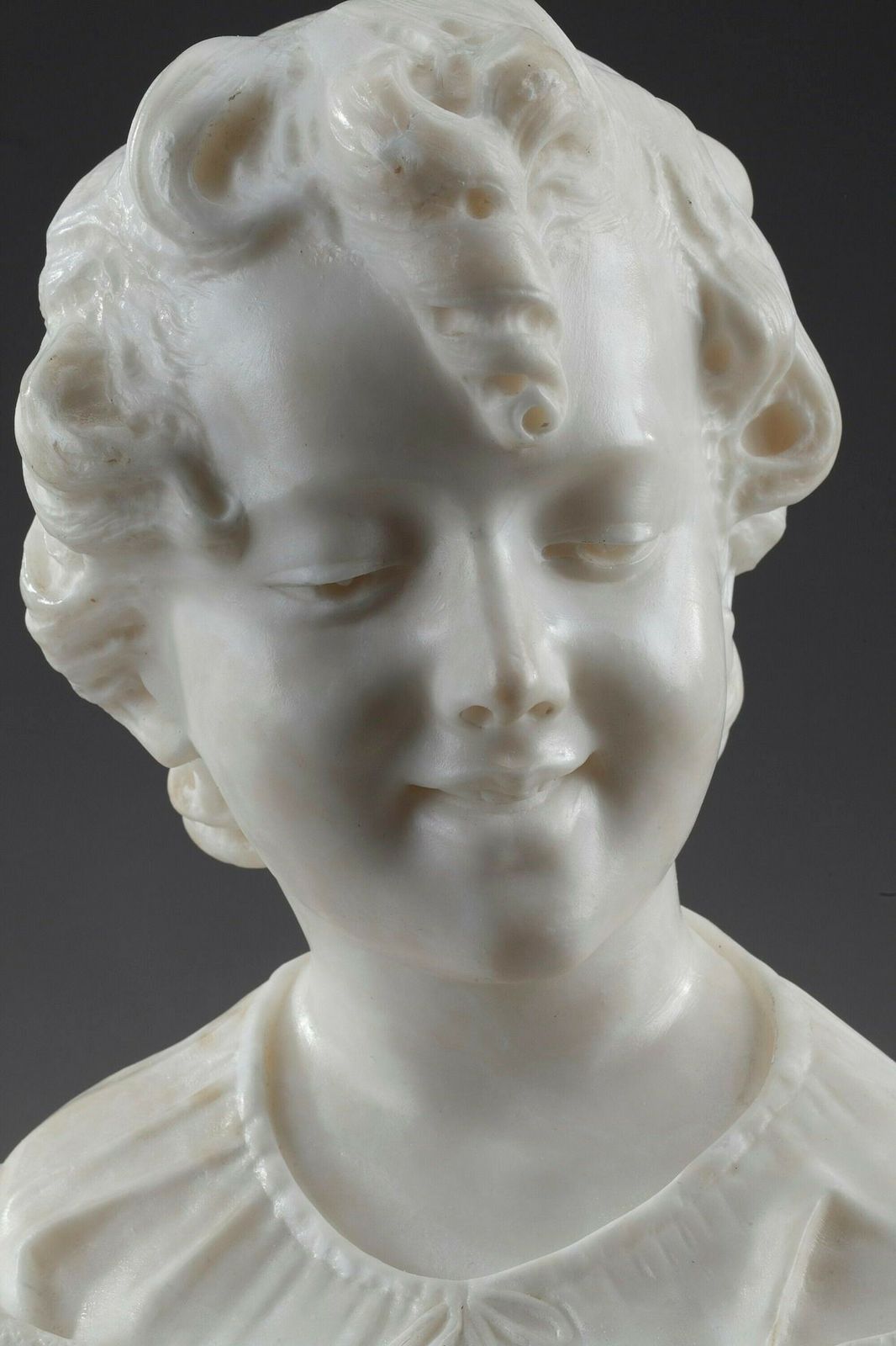 Sculpture Alabaster "Bust Of A Young Girl", 19th Century photo vintage
