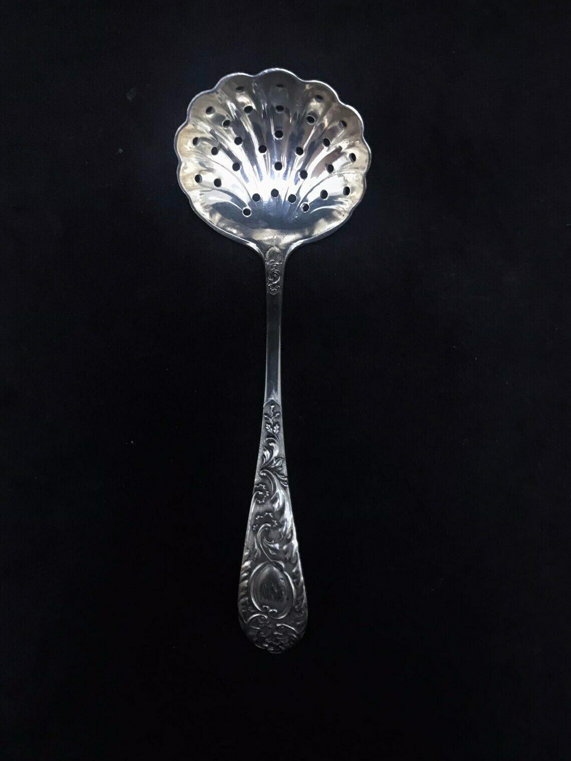 Suikerstrooilepel Verzilverd Rond Theezeefje Antiek Engels Curiositeit Verzamelobject Keukengerei photo Woonaccessoires