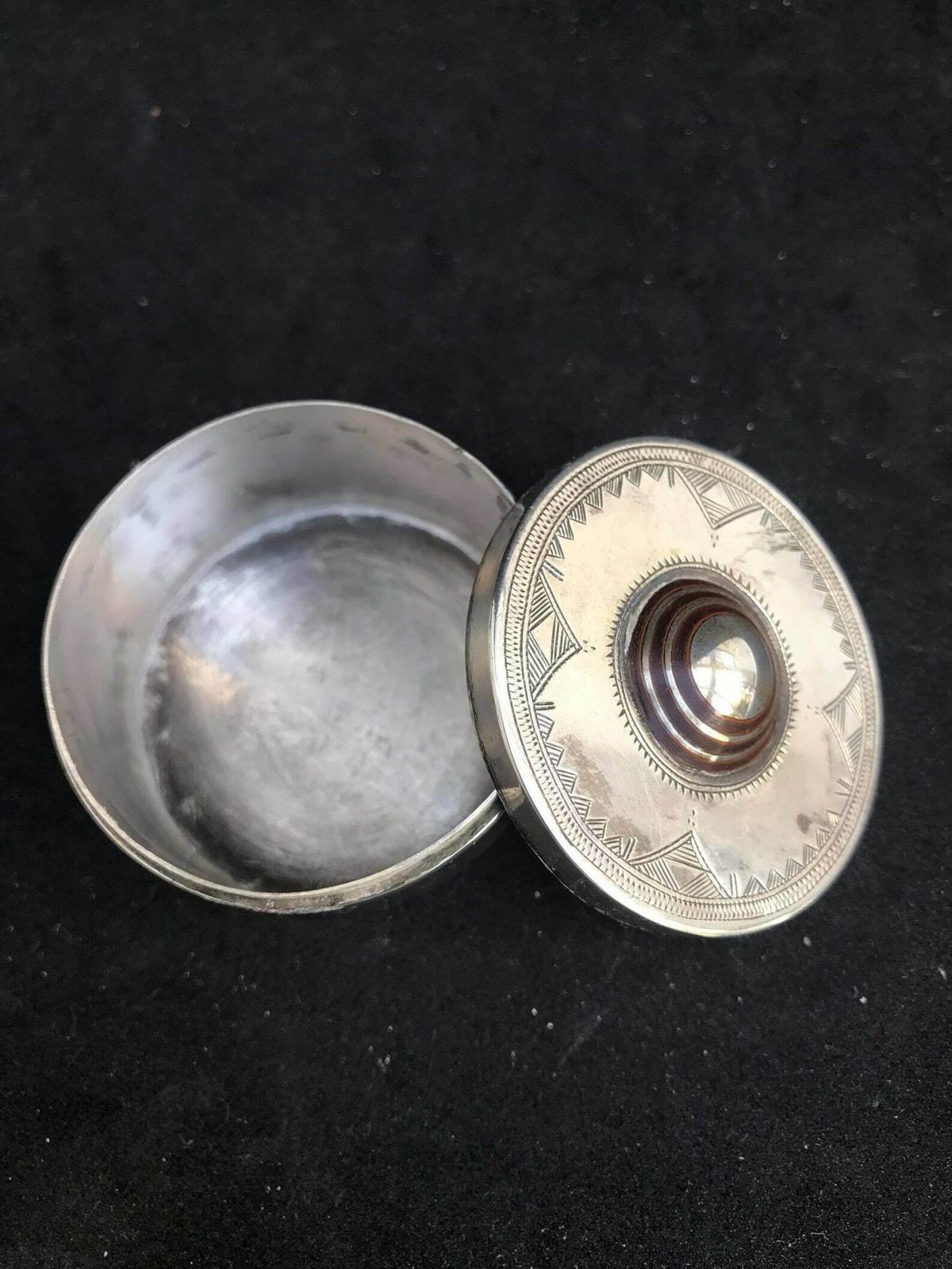 Boîte touareg tribale, bijou en argent, berbère nomade, art traditionnel, fait main, Sahara, décor ethnique, boîte cadeau, collectionneur, bague photo vintage