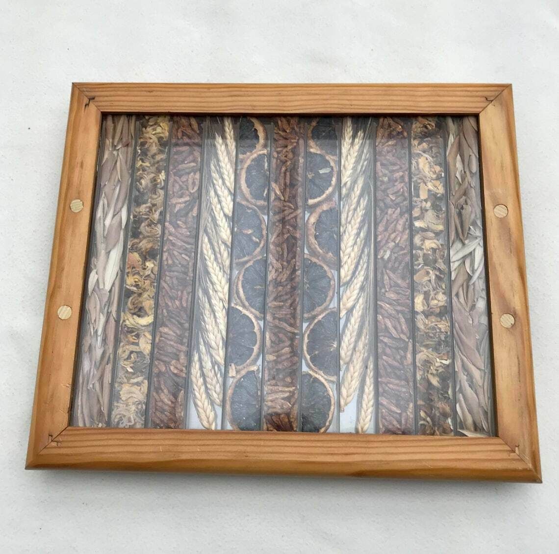 photo furniture Dry Flower Grain Serving Tray Wooden And Acrylic Dried Flower Art Vintage 80s Boho Chic Decor Rustic Home