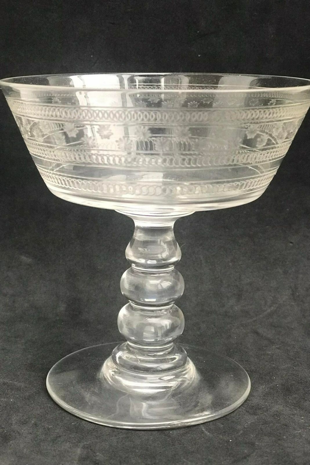 photo for sale Champagne Coupe – Antiek Kristal Geslepen – 1 Coupe – Begin 20e Eeuw – Frans – Stengel – Barkast Decoratie – Bruiloft – Cocktailglas – Cadeau
