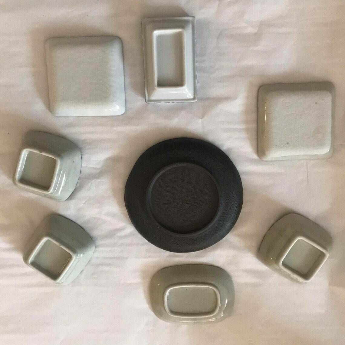 photo furniture Japanese Bowls Plates Set Serving Sauce Dish, Dinner Sashimi Plate Asian Food Dish Blue Ceramic Porcelain Fish Serving Tray