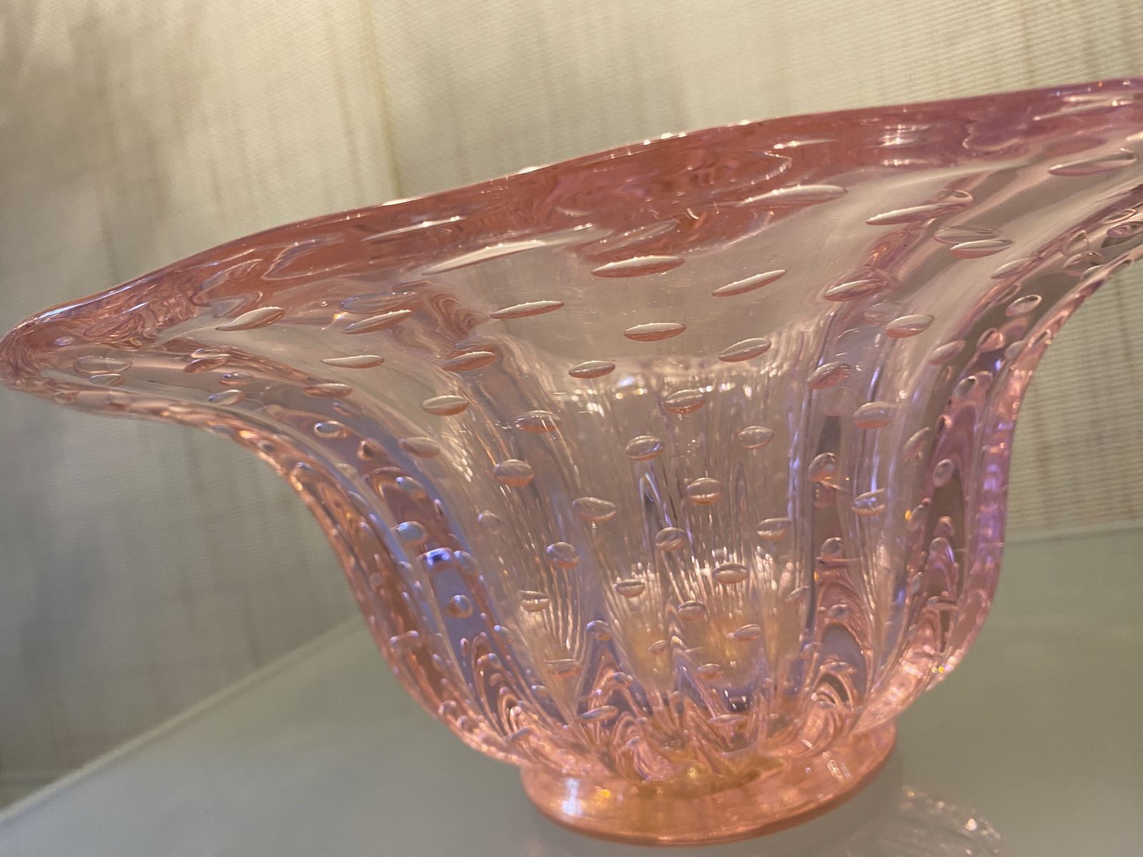photo furniture Impressive Handmade Pink With Air Balls Murano Glass Vase Like Venini Ercole Barovier Style