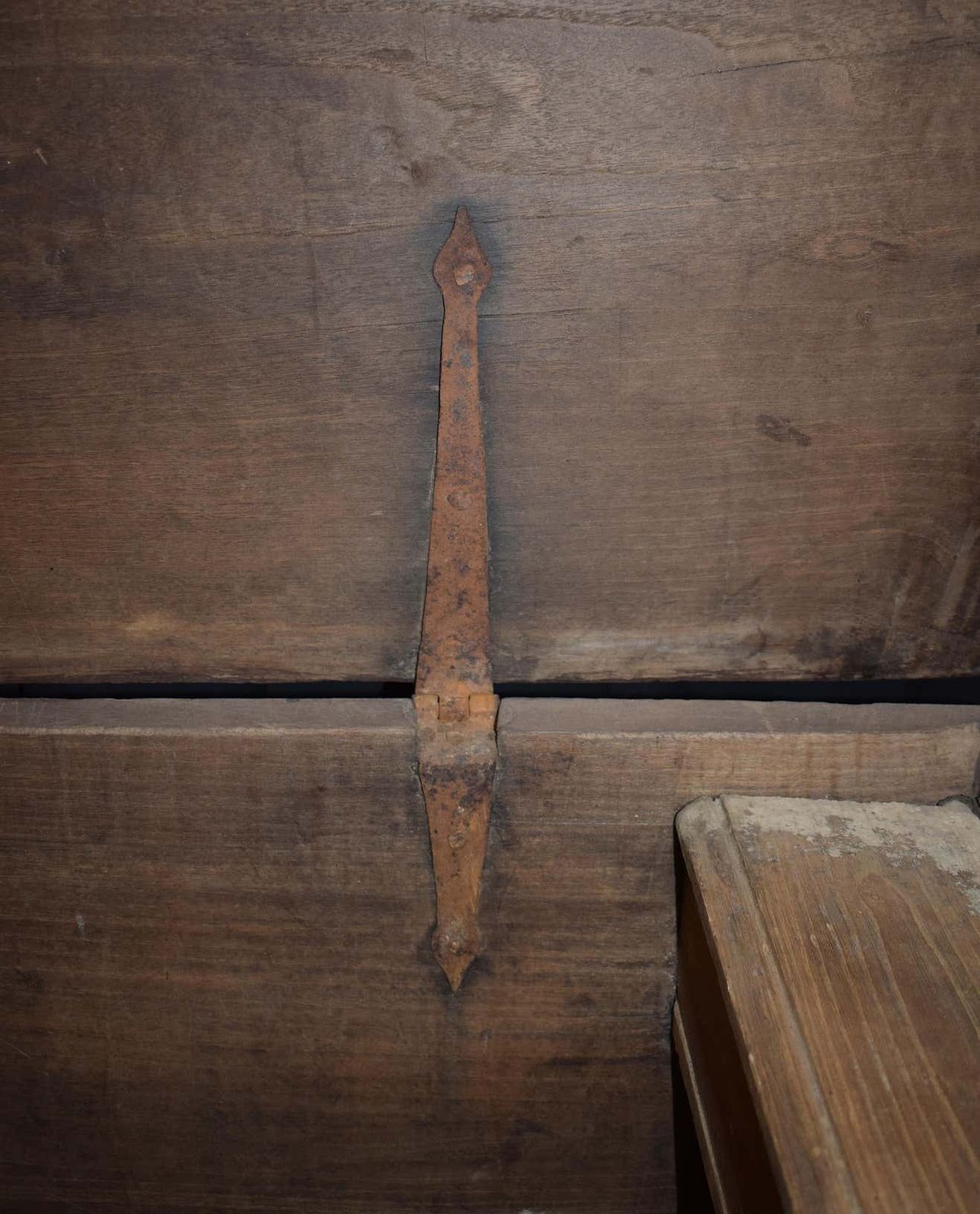 4424.0 17th Century Antique French Oak Boot From The Gothic Period photo