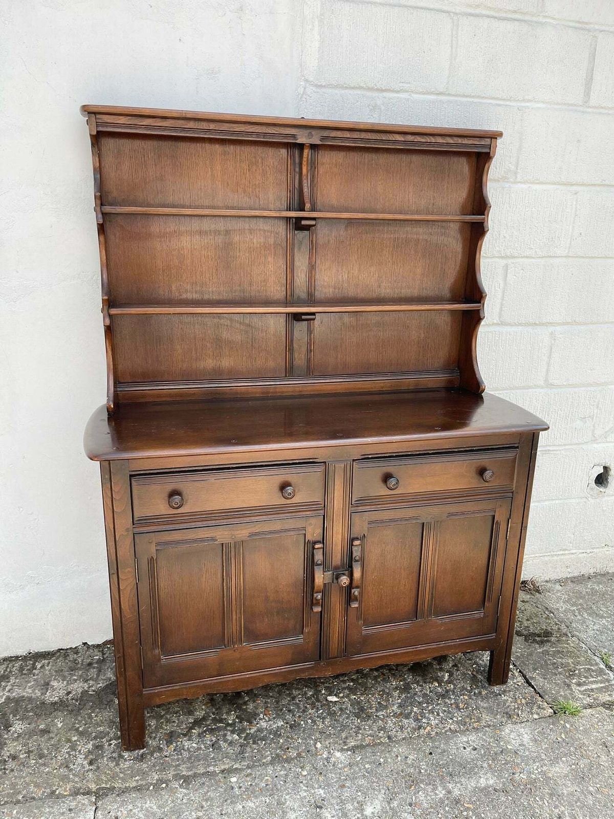 Ercol Elmwood Dresser, 1980s, Vintage photo furniture