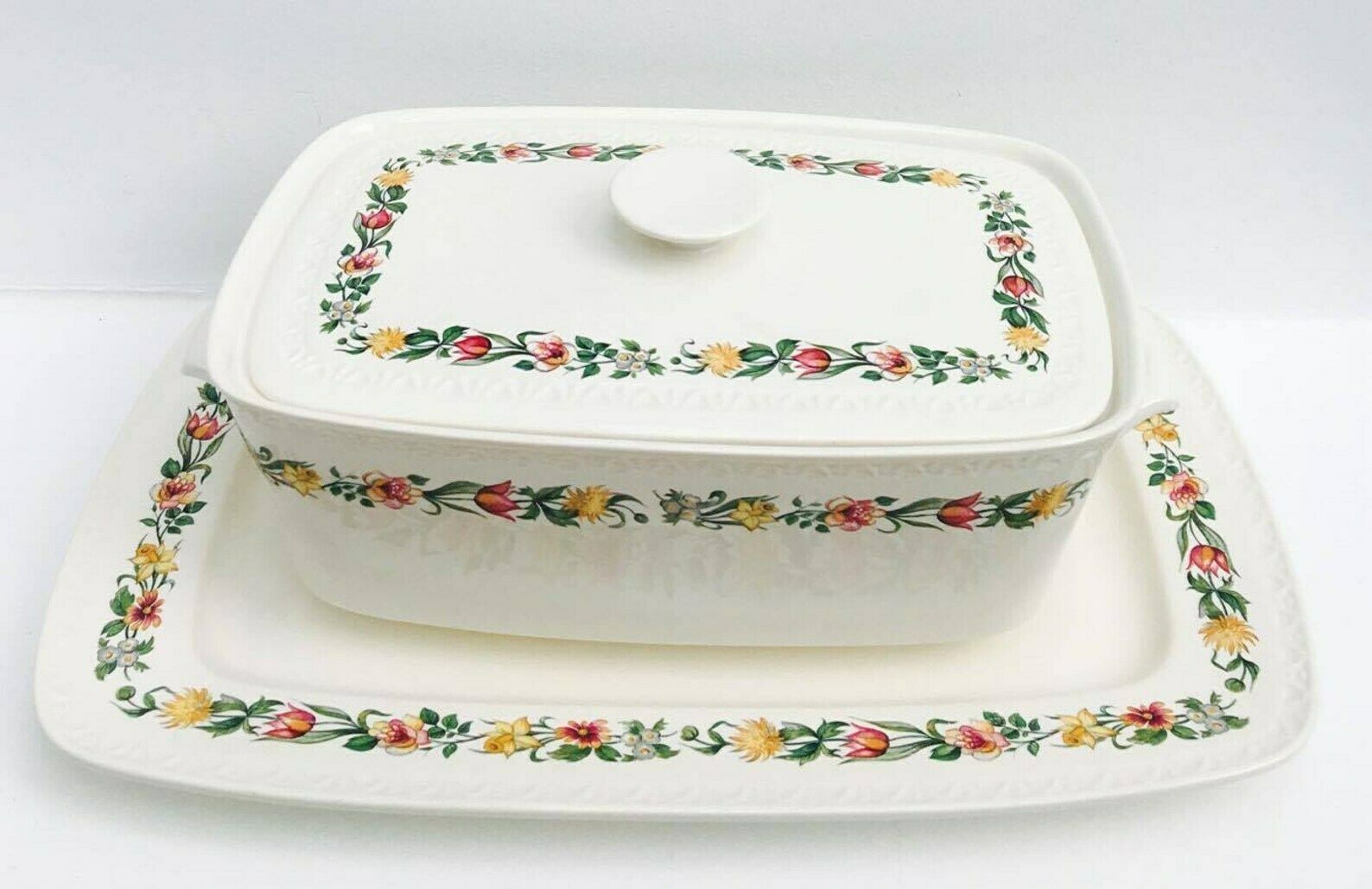 Villeroy And Boch Serveerschaal Met Deksel En Onderschotel, 3 Delig – Hoogwaardig Glazuur, Aardewerk, Steengoed photo Woonaccessoires