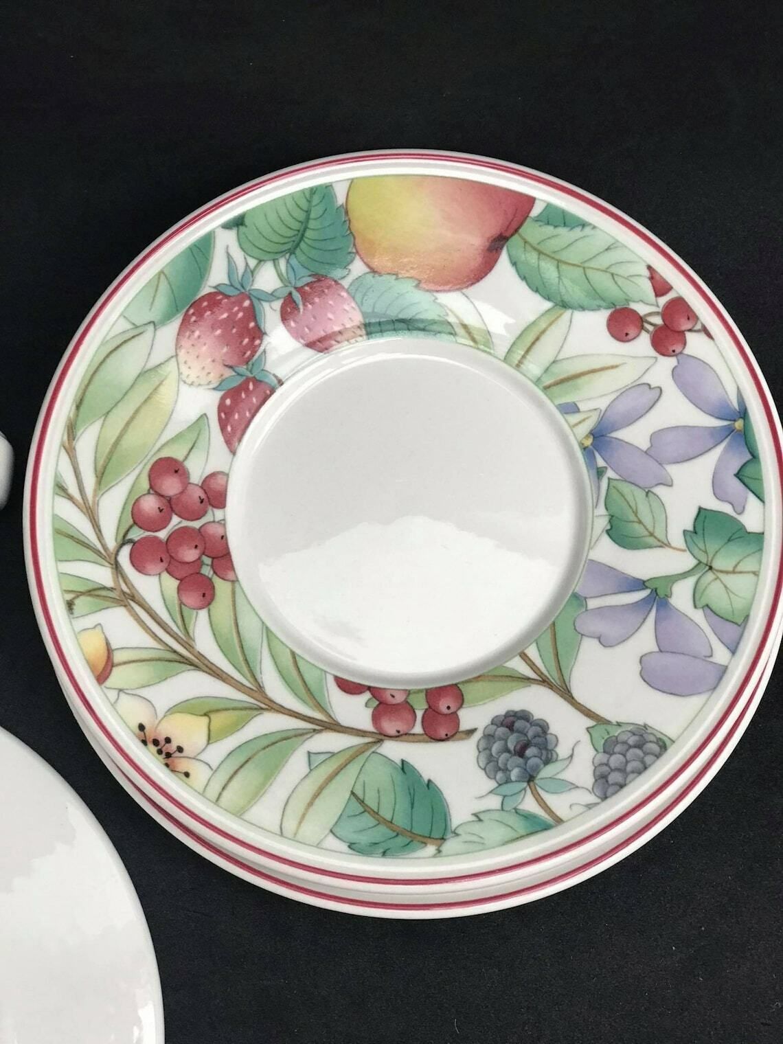 Set Villeroy And Boch Catalina Creamer And 3 Saucers 70s Breakfast Tea Gift Replacement Strawberry Decor Wedding Gif photo for sale
