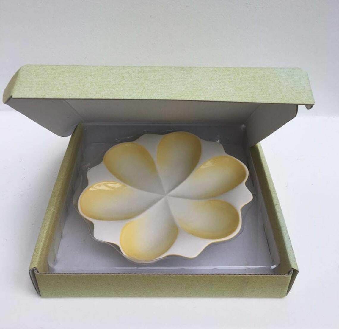 Villeroy & Boch Schaal Romantic Spring, Gele Schaal, Gesigneerd, Jaren 80, Lege Zakkenschaaltje Of Sieradenschaaltje, Verzamelbaar Porselein, Vervangend Servies photo 122.0