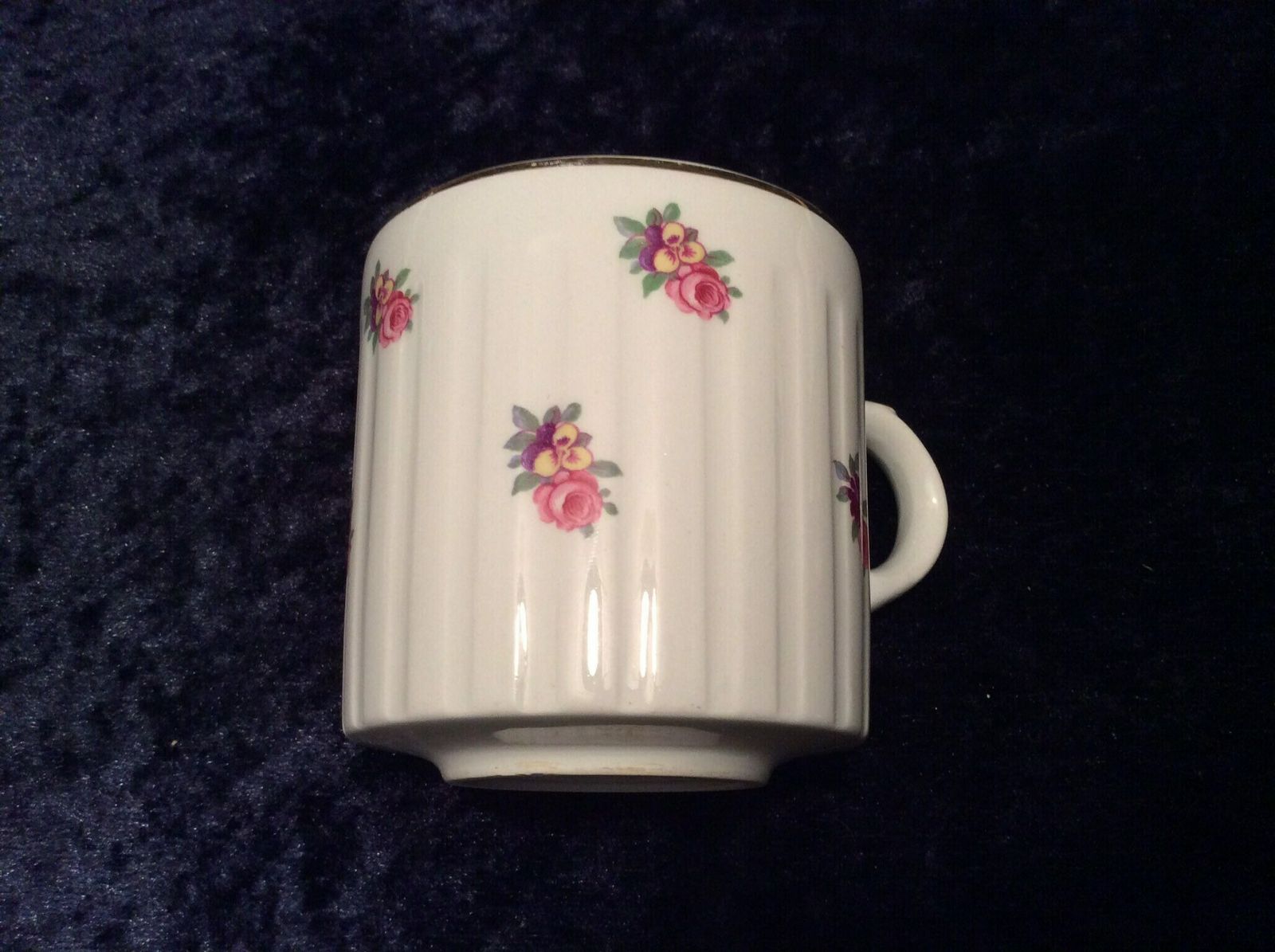 photo furniture Vintage 1950s/60s Alfred Meakin Tea Set, Pretty Ditsy Rose Design 15 Pieces, Meakin Teacups, Plates, Vintage Meakin Trio, 60s Cups, 50s Cups