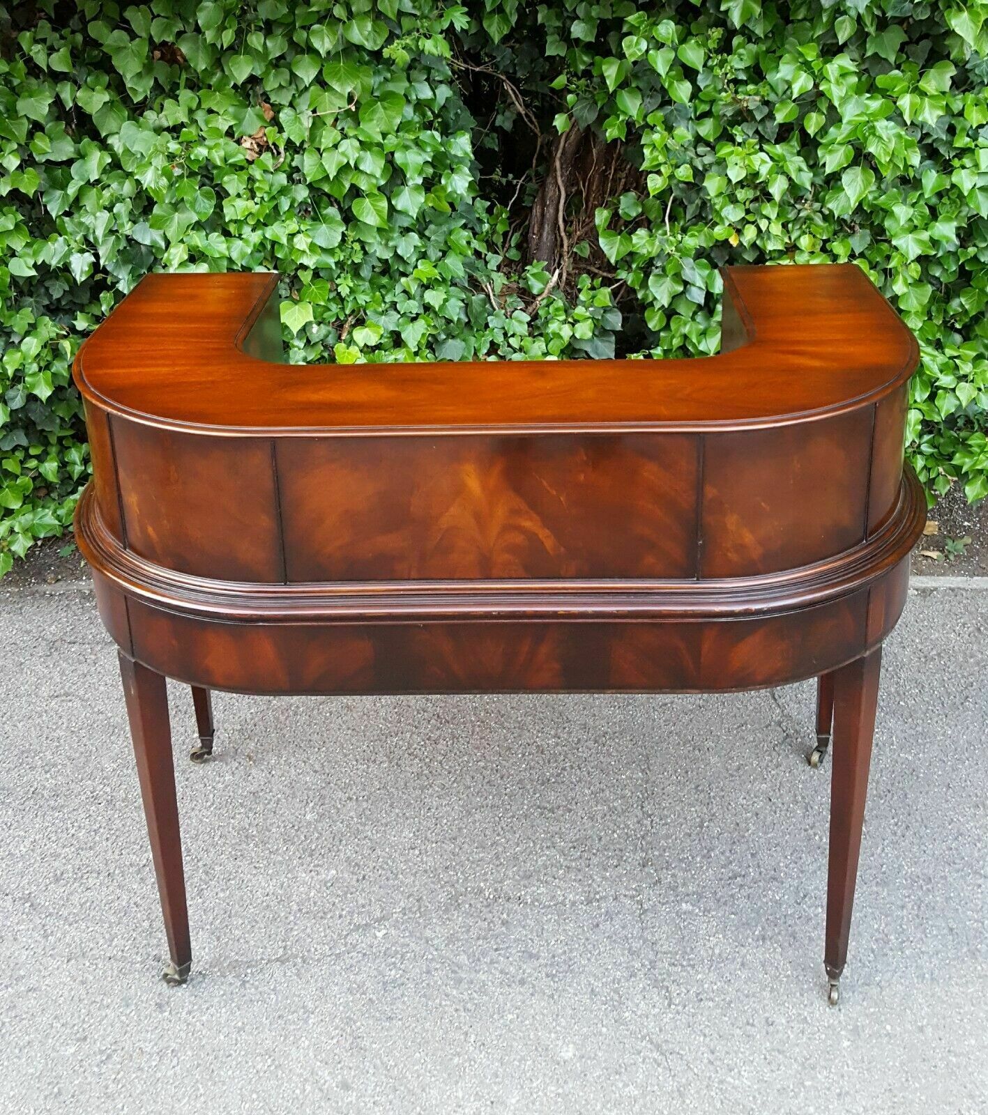 photo furniture Antique Mahogany Carlton House Desk