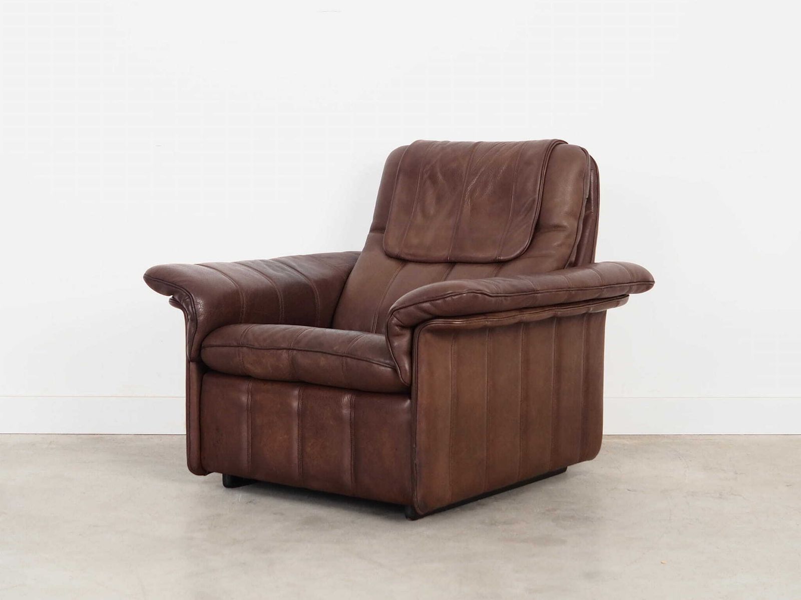 Brown Leather Armchair, Swiss Design, 1970s, Manufacture: De Sede photo 2069.0