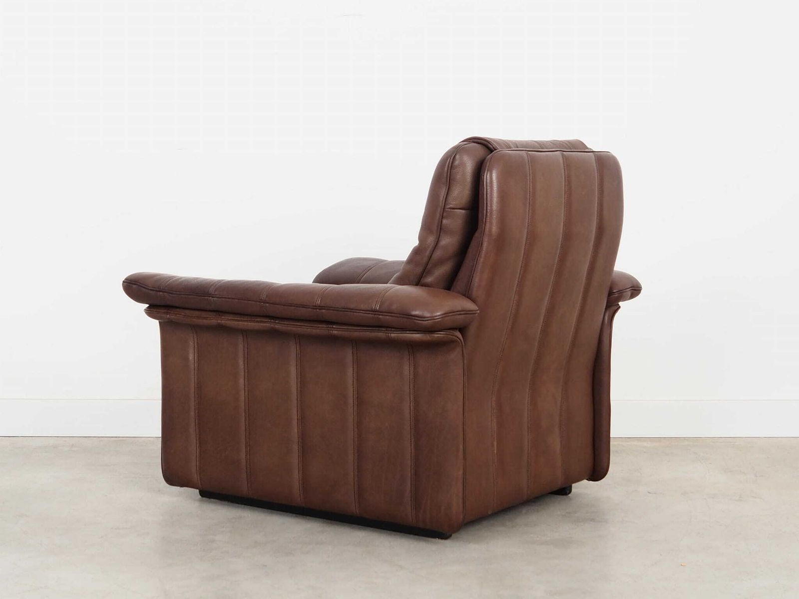 Brown Leather Armchair, Swiss Design, 1970s, Manufacture: De Sede photo buy