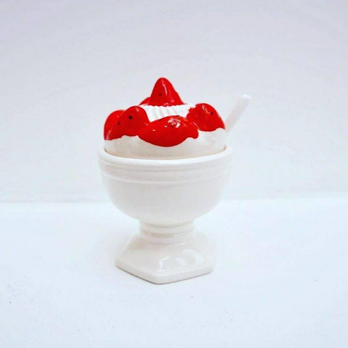 Jam Pot, Royal Delft Pot, Jam Pot, 1950s, Barbotine, Strawberry Earthenware, Red And White, White Honey Pot, White Ceramic, Made In Japan photo Home Decor
