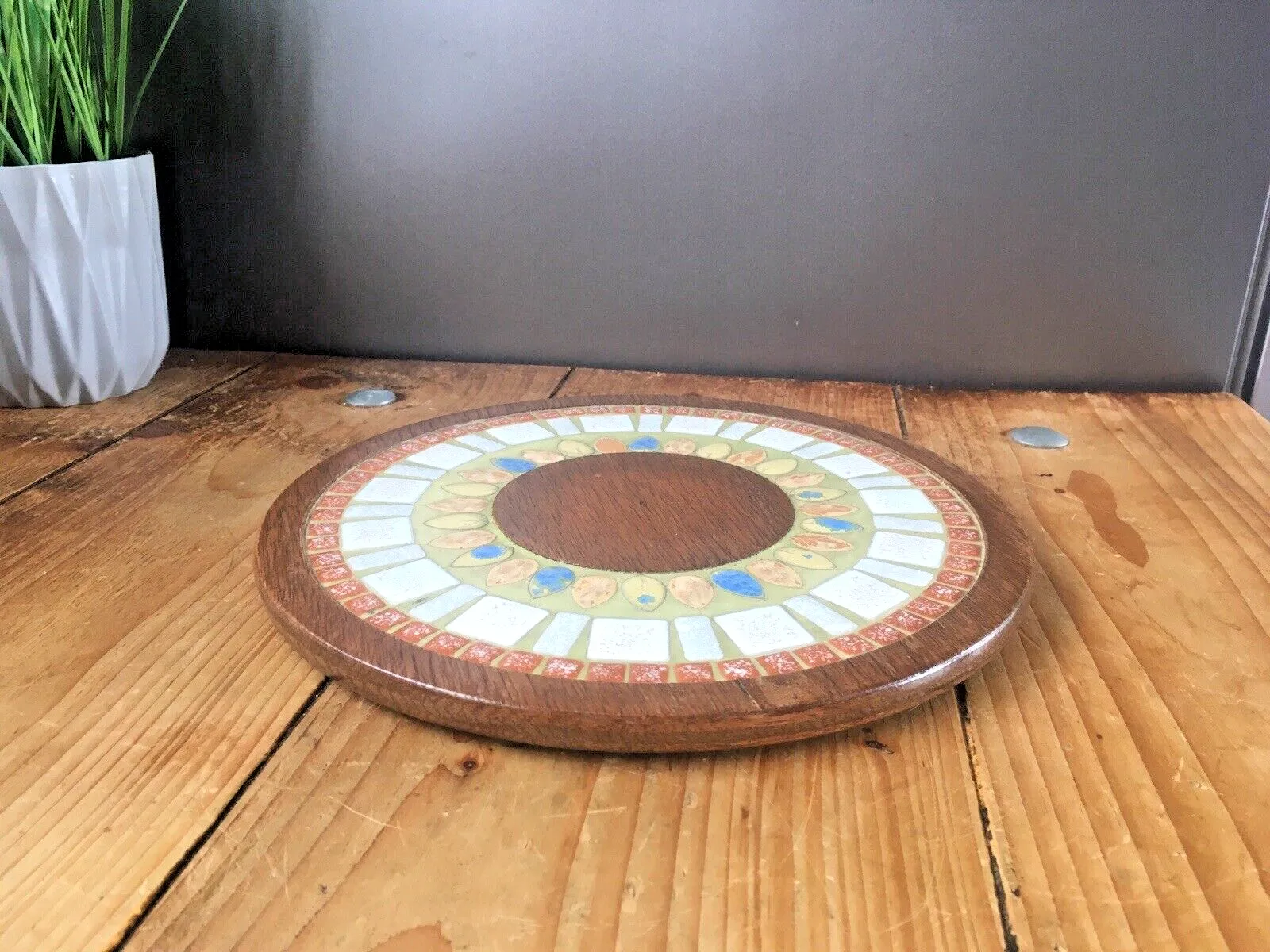 Vintage Wood & Tile Scandi Mandala Mosaic Farmhouse Trivet Chopping Board 60's photo furniture