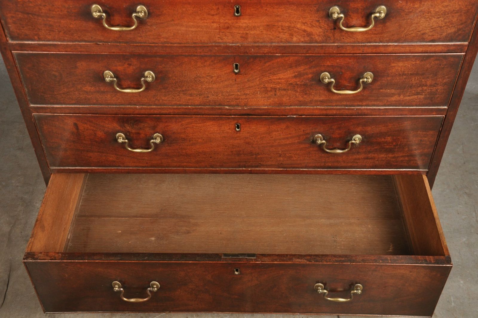 Fine 18th Century Mahogany Chest Of Drawers photo Furniture