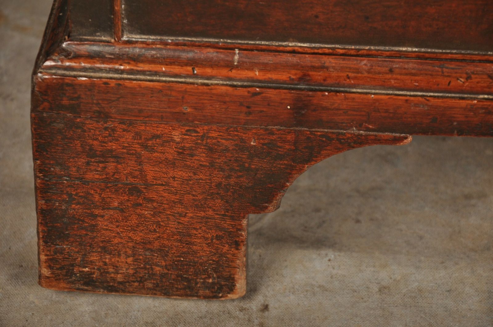 photo furniture Fine 18th Century Mahogany Chest Of Drawers