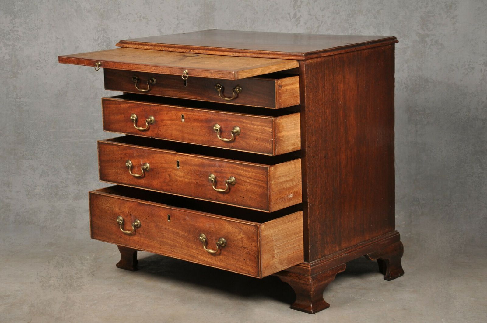 3200.0 Small 18th Century Mahogany Chest Of Drawers photo