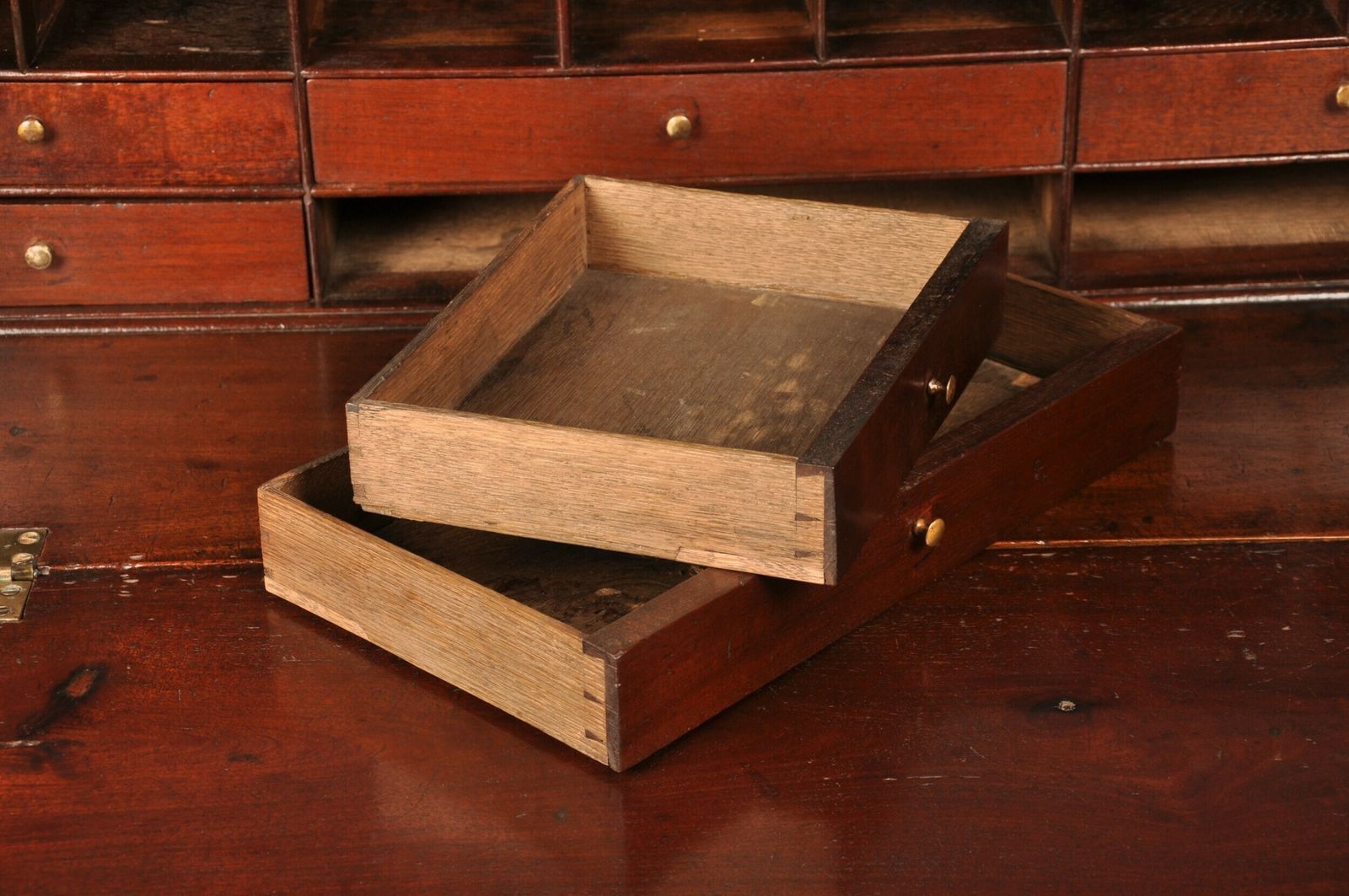 18th Century Mahogany Bureau Of Small Proportions photo vinterior
