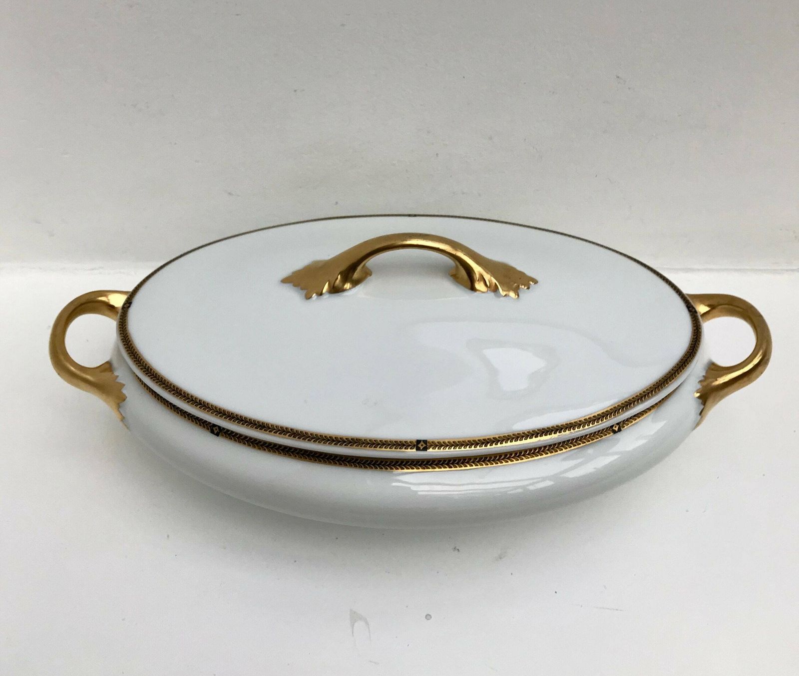 Rosenthal Antique Lidded Serving Plate R.C. Kronach Porcelain Vegetables Plate With Lid Bavaria German Porcelain Covered Dish Gold 24 K photo for sale