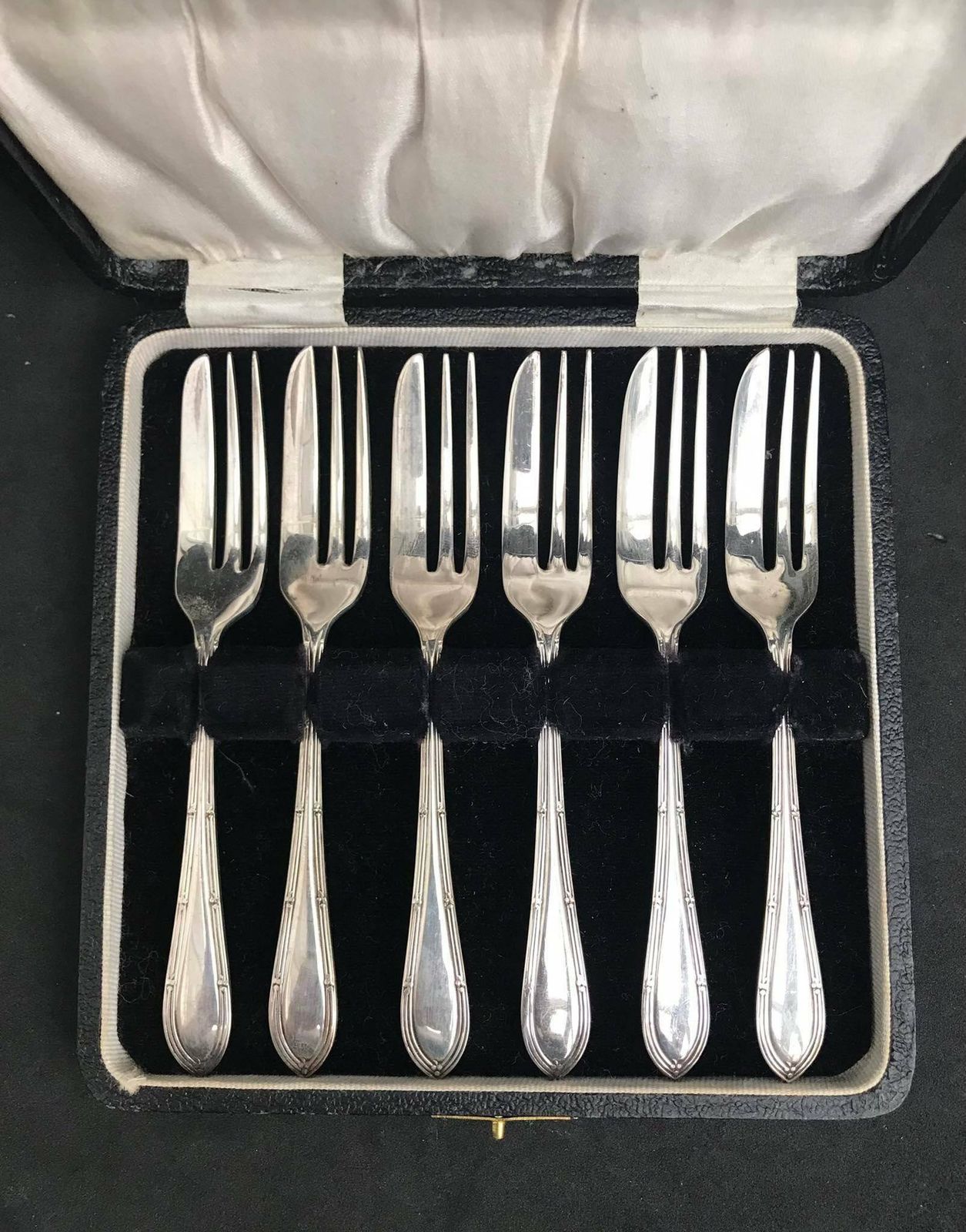 photo furniture Oyster Forks Dessert Screen 6 Small Forks Appetizers Seafood Silver Plated English Old Forks, Antique Cake Forks Wedding Gift
