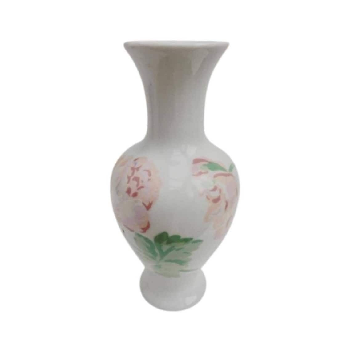 Shabby Chic Vaas, Wit En Roze Limoges Porselein, Frans Handgeschilderd Aardewerk Van Philippe Deshoulieres – Primrose. Franse Vaas. photo buy