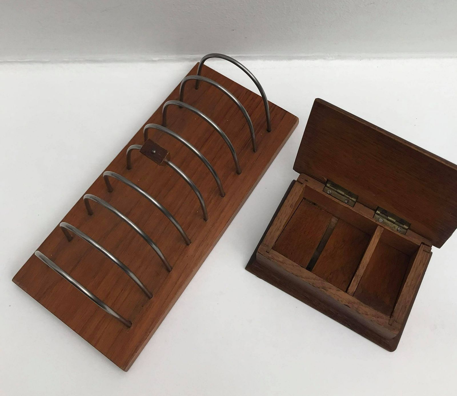 photo furniture Mid-Century Teakhouten Bureauaccessoires – Postzegeldoos en Brievenhouder | Bureauorganizer | Cadeau | Jaren 50