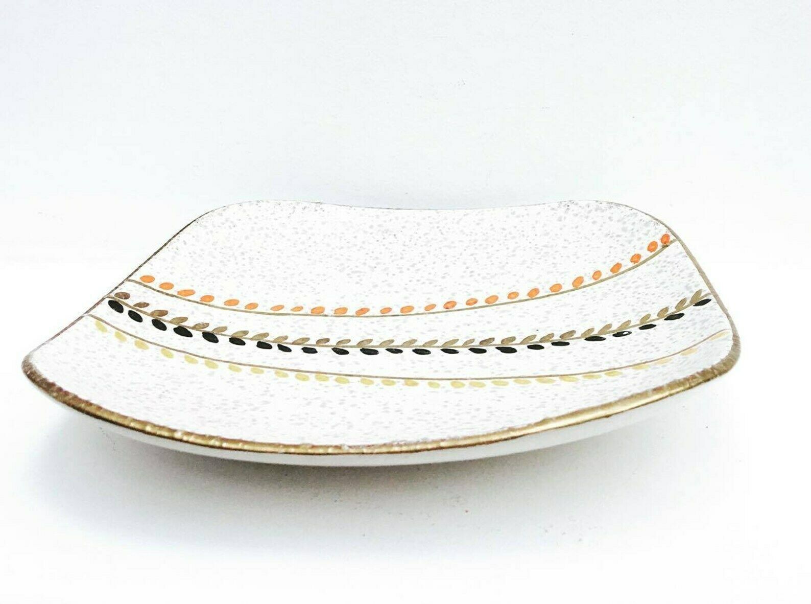 Vierkante Schaal Mid Century Modern Aardewerk West Duits Bay Keramik Mand Handvat Dienblad, Handgeschilderd Kunstaardewerk Serveerschaal Fruitmand photo for sale