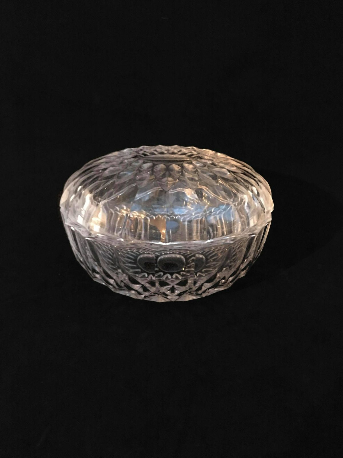 photo furniture Bonbonnière Met Deksel Val Saint Lambert – Geslepen Kristal, Zwaar – Mid Century – Art Glass
