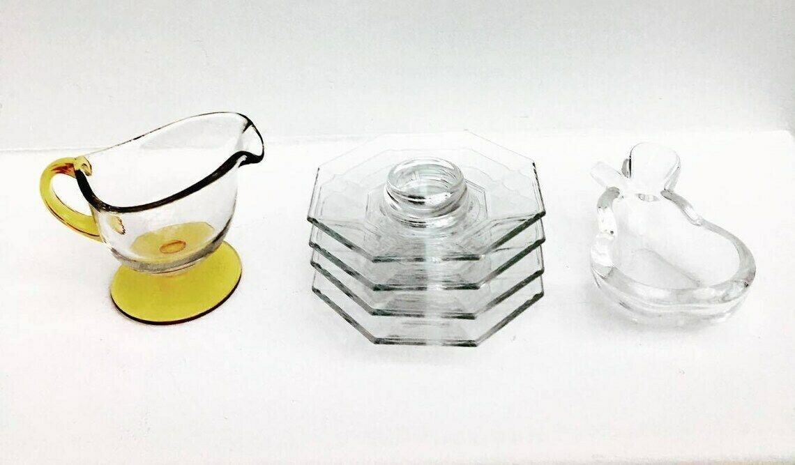 Vintage Eierdopjes, Kommen, Transparant Glas – Set Van 6 Stuks: Peervormige Kristallen Kom, 4 Eierdopjes En Een Sauskom photo furniture