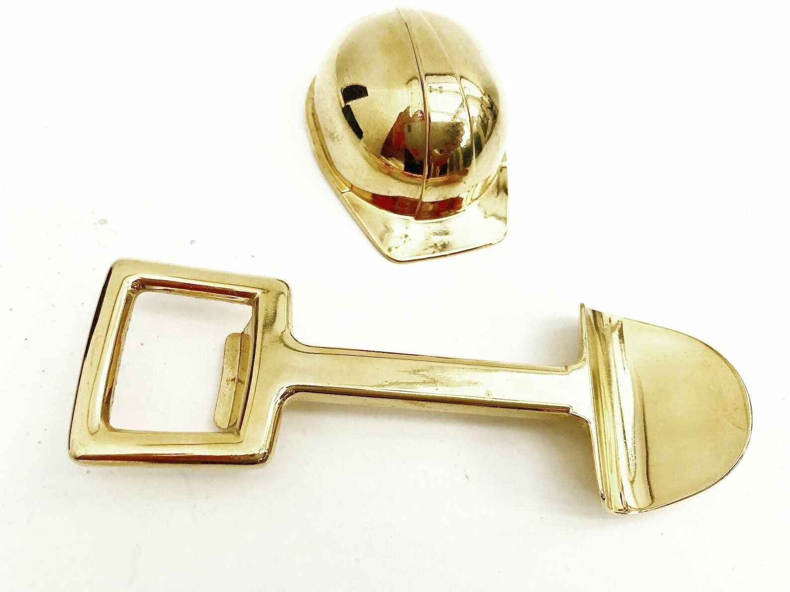 Gouden Barset – Flesopener En Flessenstopper – Cadeau Voor Architect Of Bouwer – Schop  En Helmmotief – Gemaakt In Noorwegen – In Doos