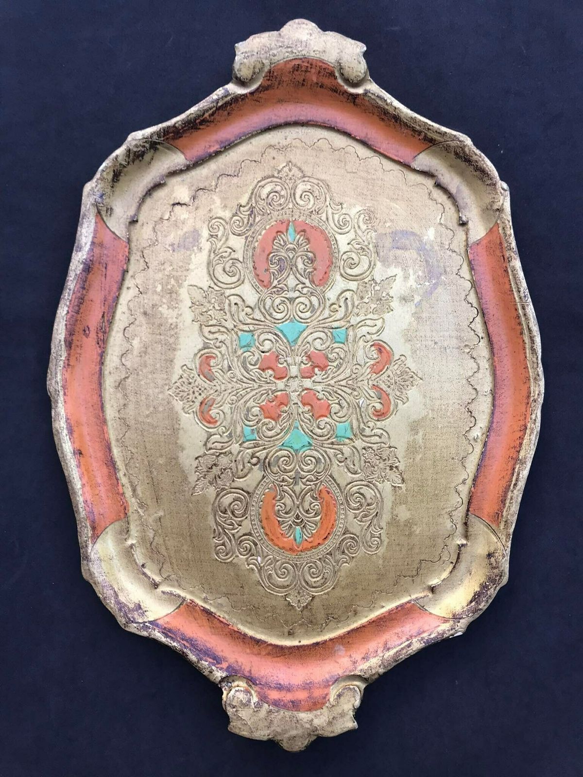 Florentijns Rechthoekig Dienblad, Oranje En Verguld, Oud Italiaans Plateau In Florentijnse Stijl. Met De Hand Gedecoreerd En Beschilderd. photo for sale