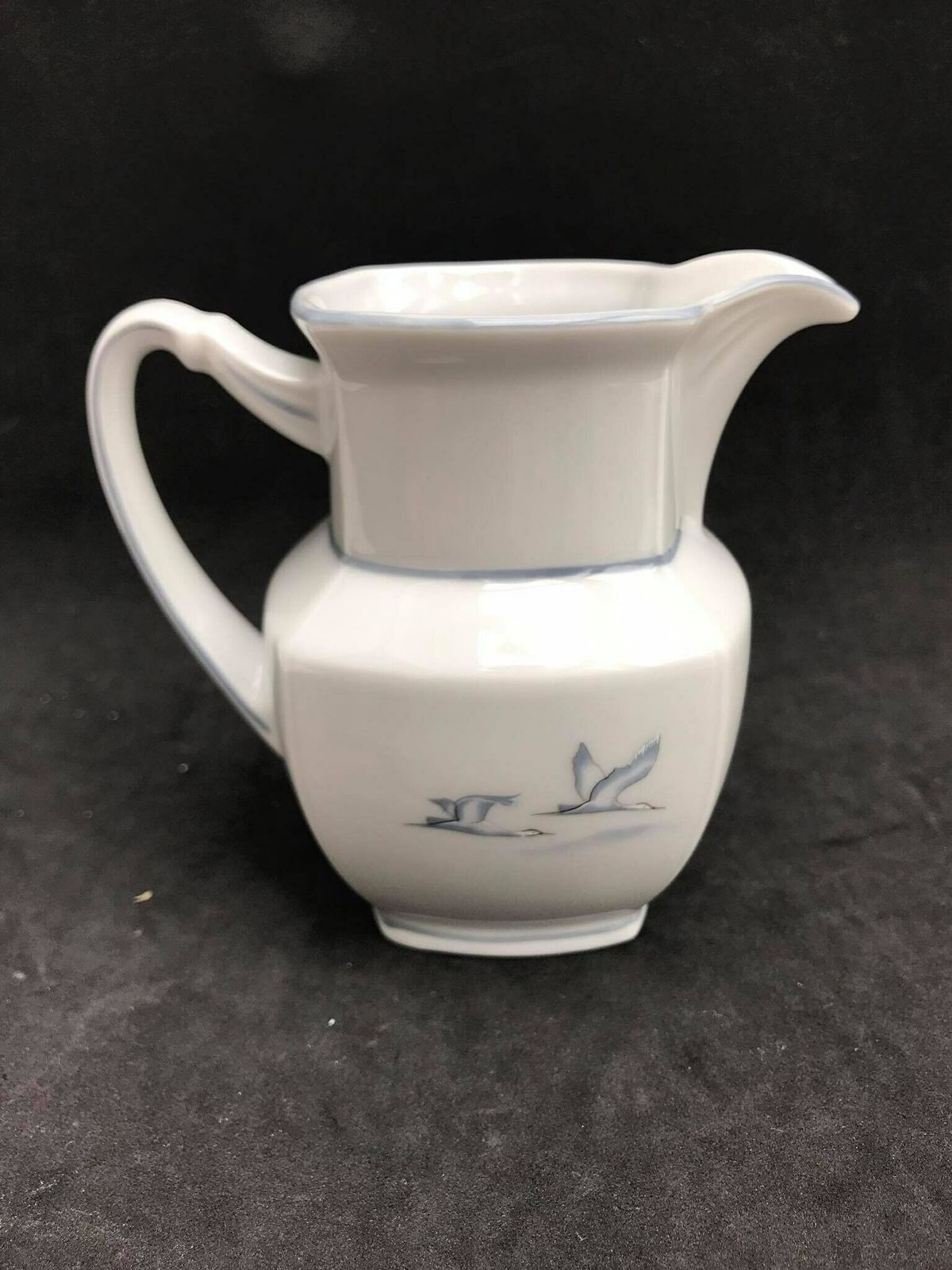 Tea Coffee Creamer Sugar Bowl Porcelain Winterling Spülmaschinenfest Bavaria Vintage Rare Replacemnt Birds Pattern Beachside Coast Kitchen photo furniture