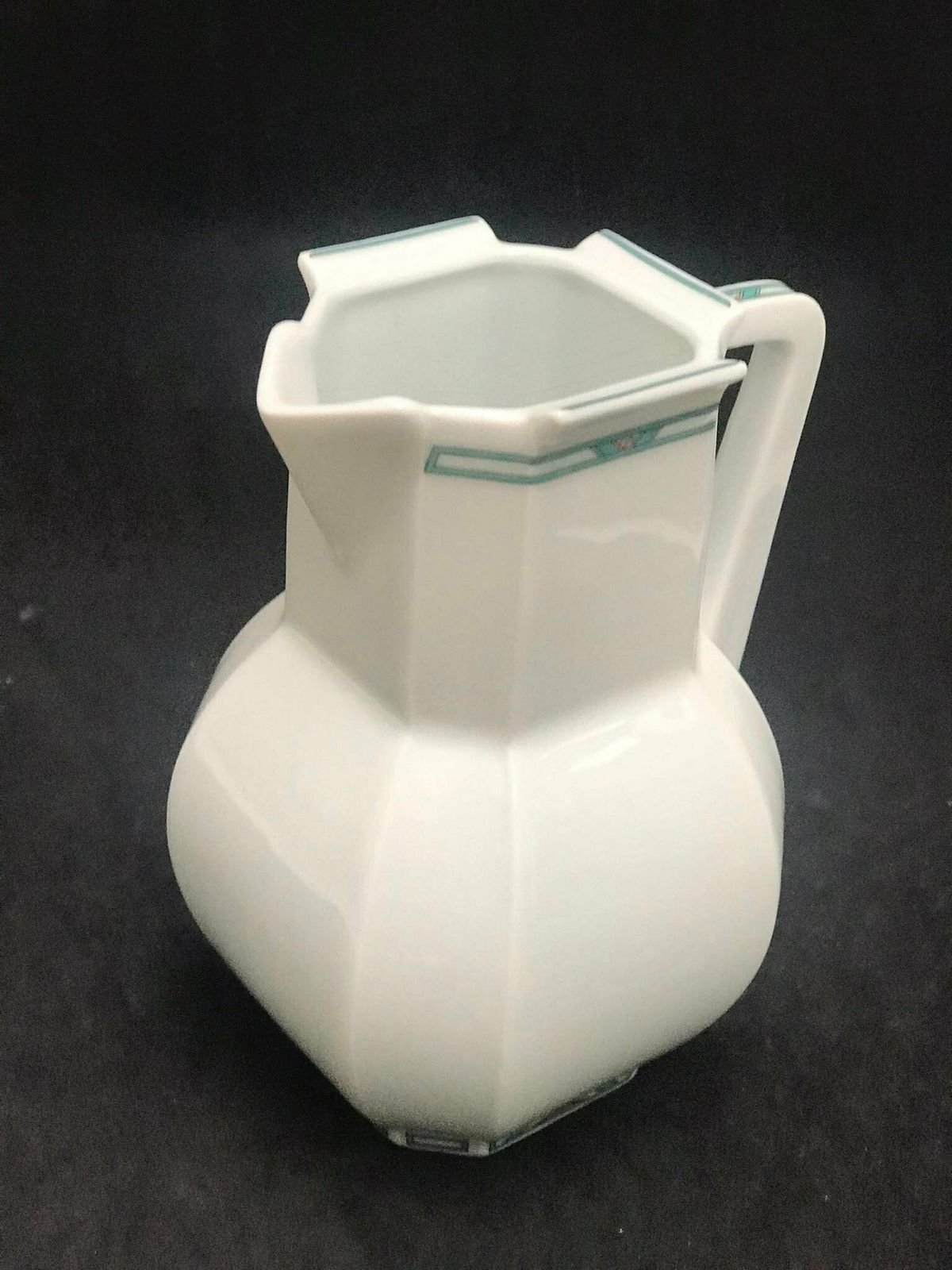 Porselein Bernardaud Limoges Roomkannetje Melkkan Paul Poiret Jaren 1930 Niet Meer Leverbaar Vervangstuk Wit Art Deco photo for sale
